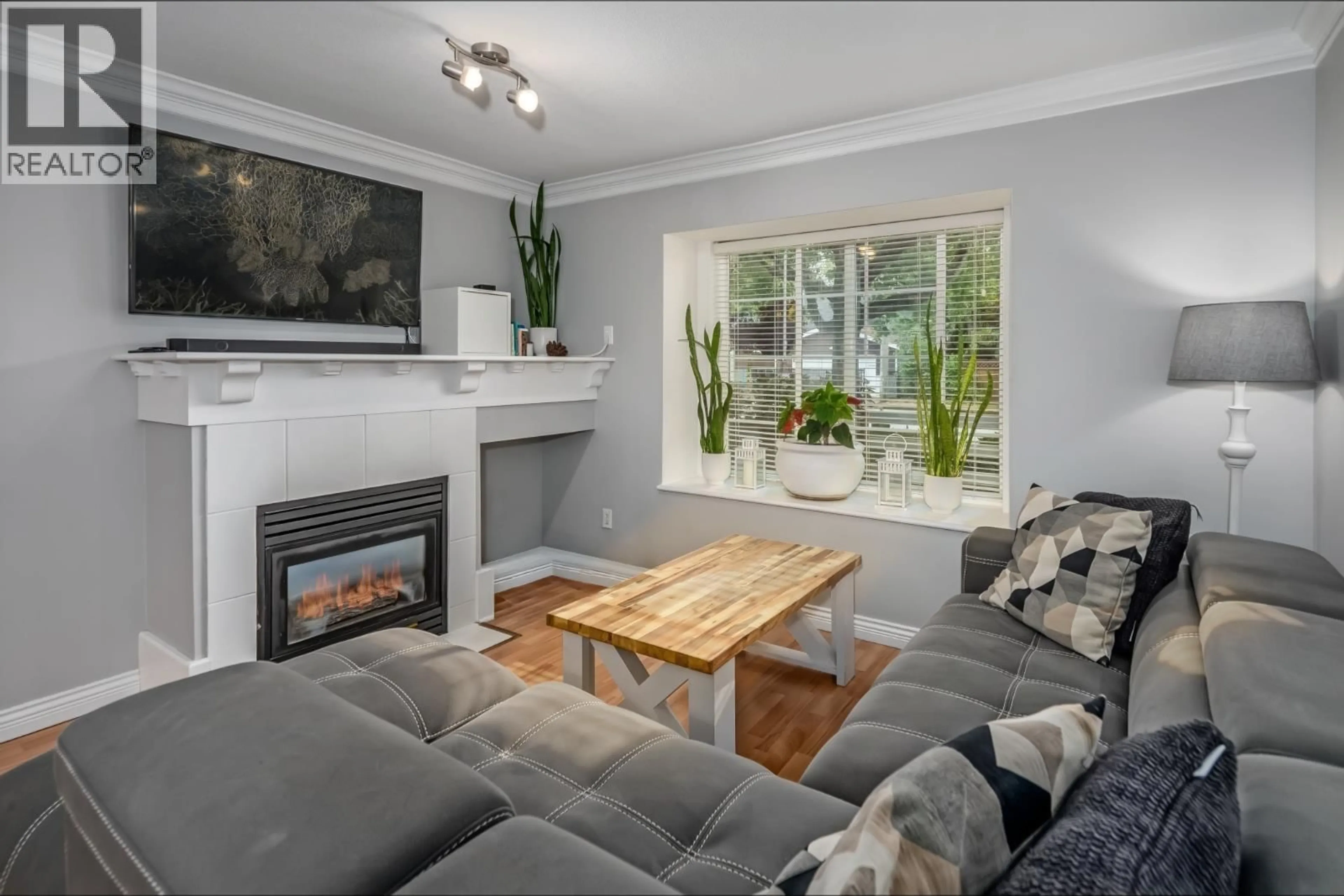 Living room with furniture, unknown for 5 - 23575 119 AVENUE, Maple Ridge British Columbia V4R2P4