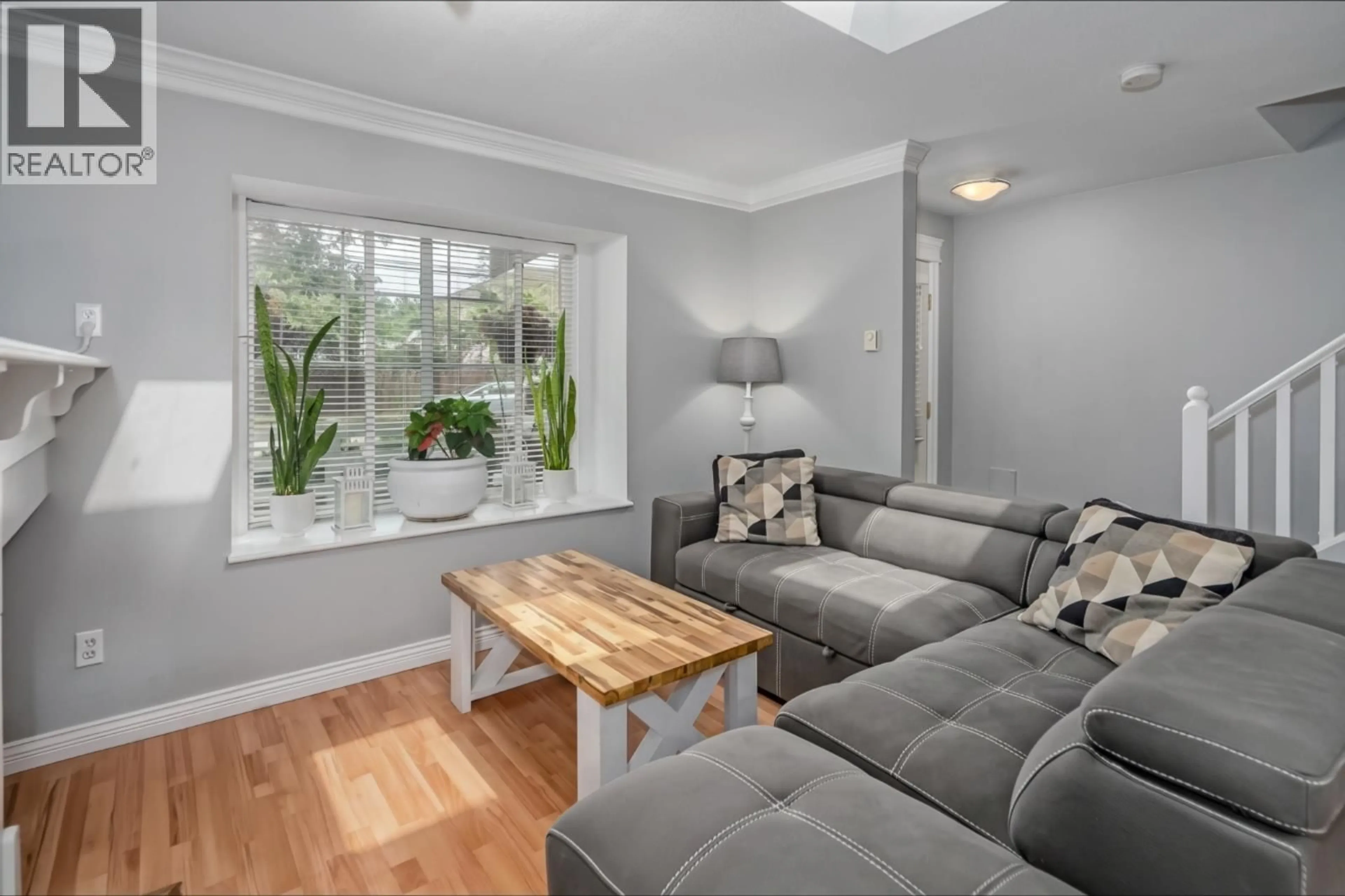 Living room with furniture, wood/laminate floor for 5 - 23575 119 AVENUE, Maple Ridge British Columbia V4R2P4