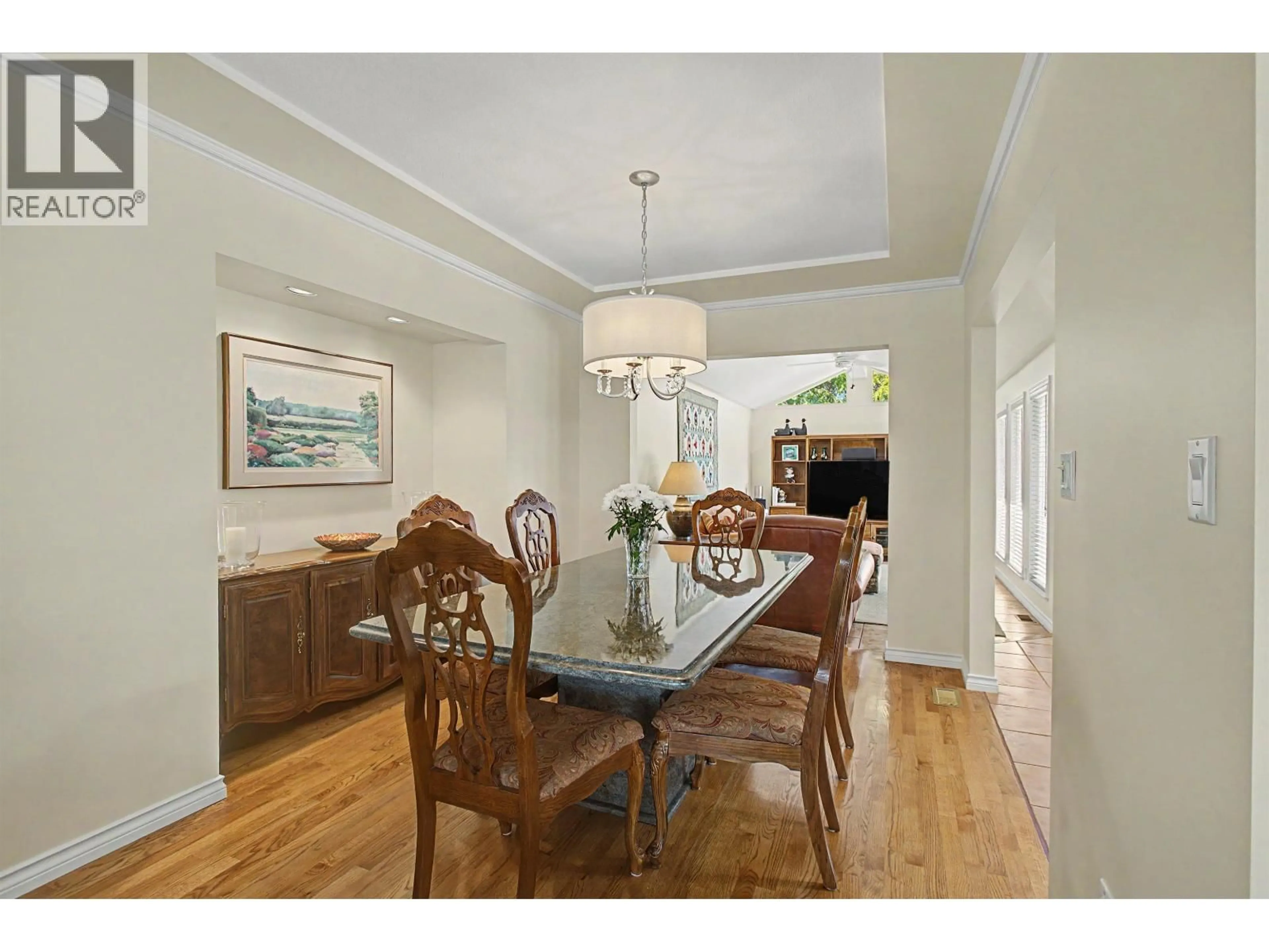 Dining room, wood/laminate floor for 6541 GRANT STREET, Burnaby British Columbia V5B2K9