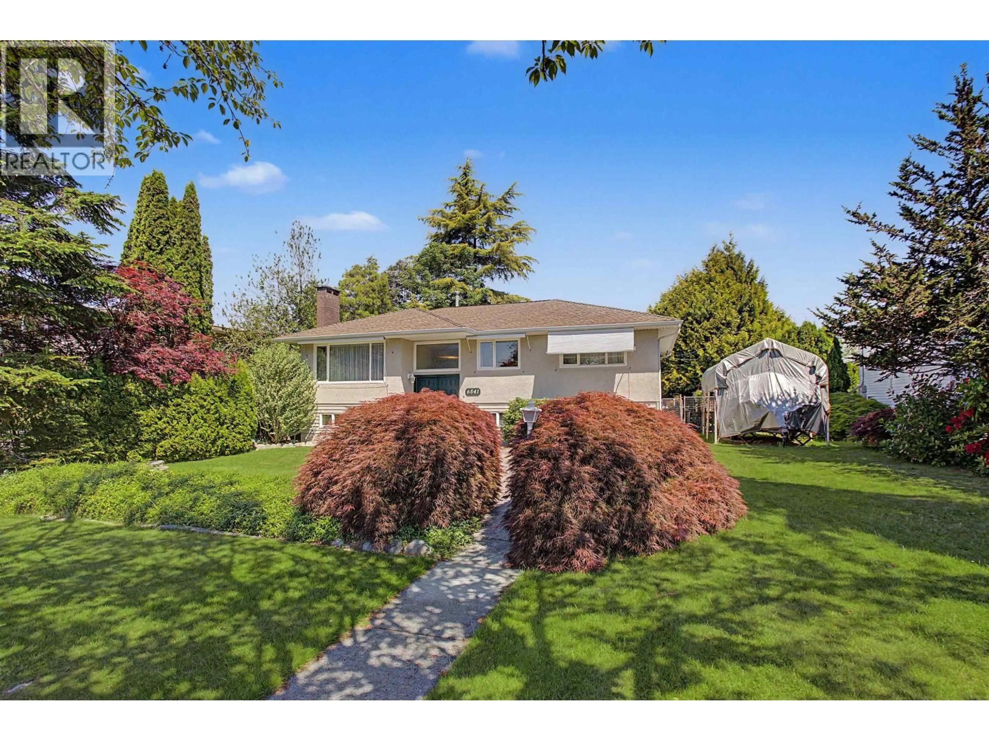 A pic from outside/outdoor area/front of a property/back of a property/a pic from drone, street for 6541 GRANT STREET, Burnaby British Columbia V5B2K9