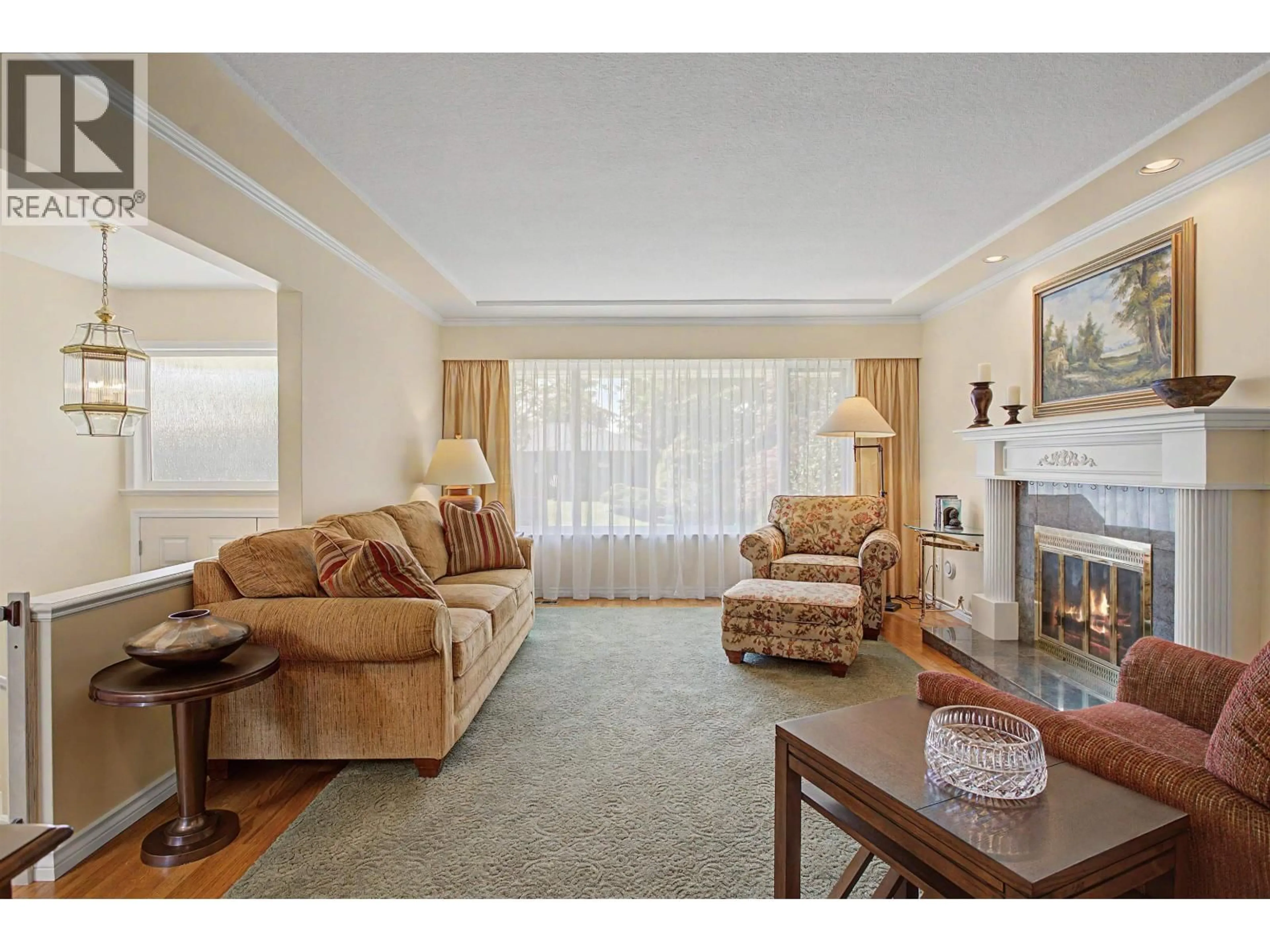 Living room with furniture, unknown for 6541 GRANT STREET, Burnaby British Columbia V5B2K9