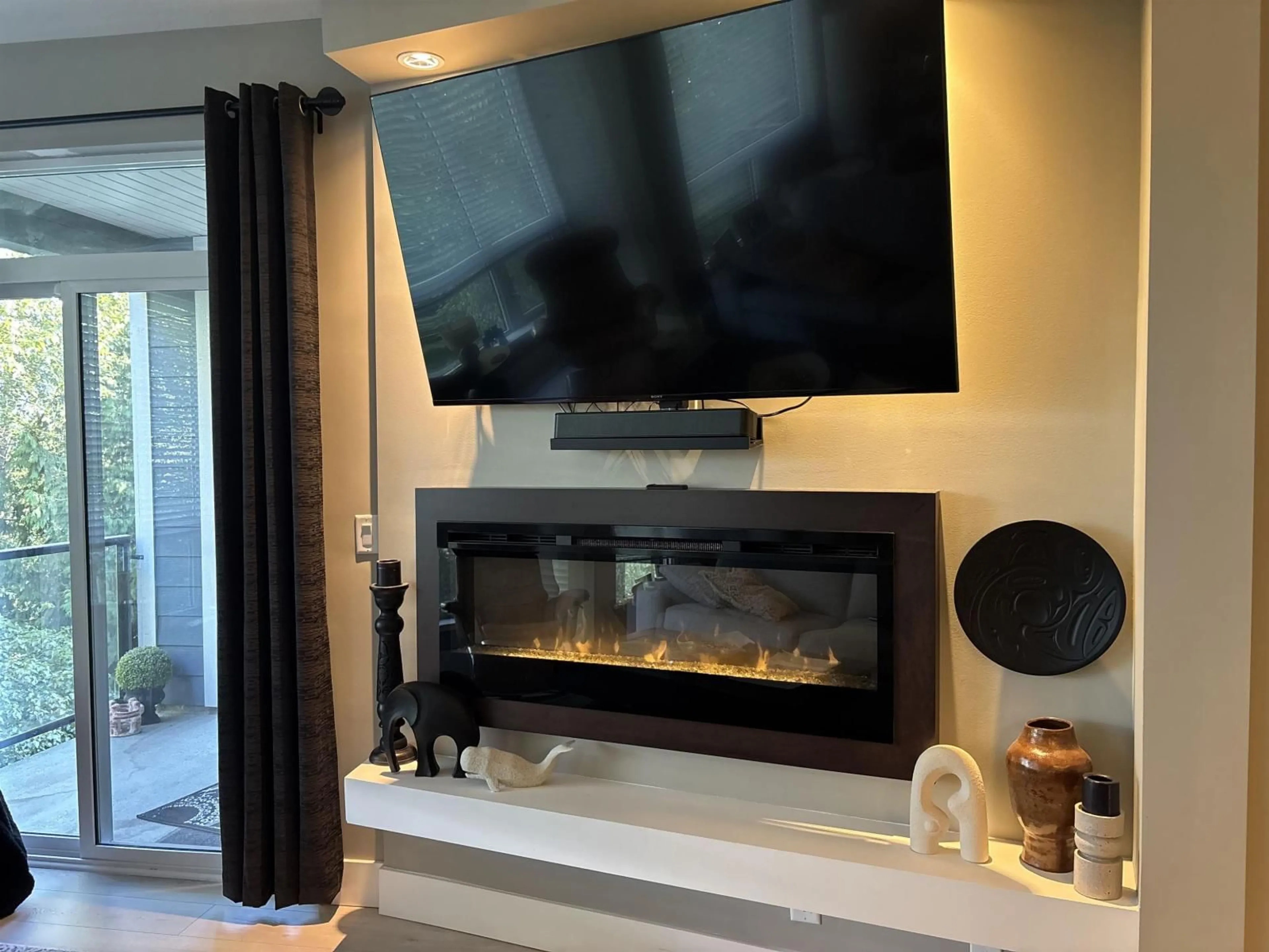 Home theater for 311 - 2238 WHATCOM ROAD, Abbotsford British Columbia V3G0E6