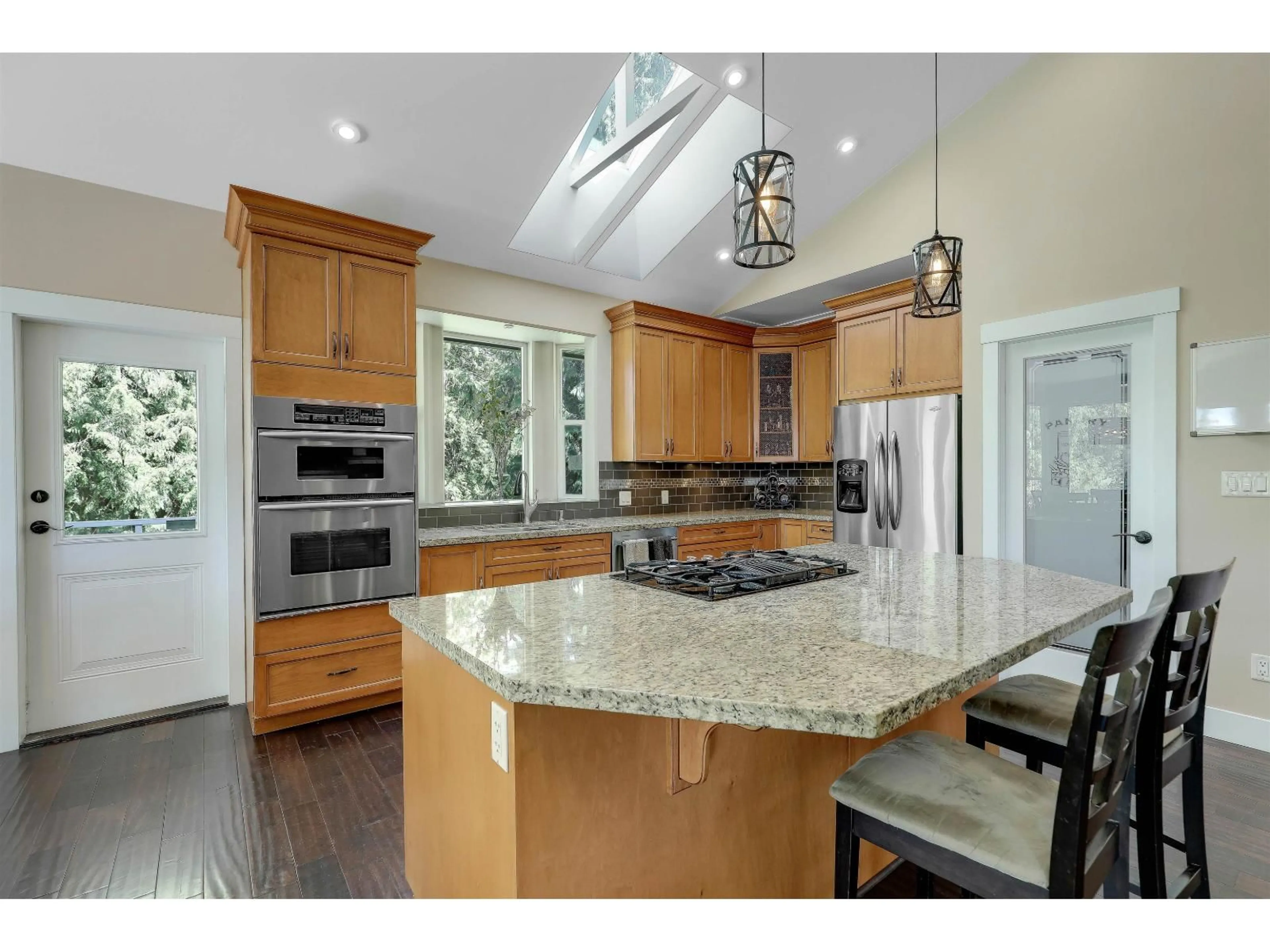 Open concept kitchen, ceramic/tile floor for 26215 36 AVENUE, Langley British Columbia V4W2A9