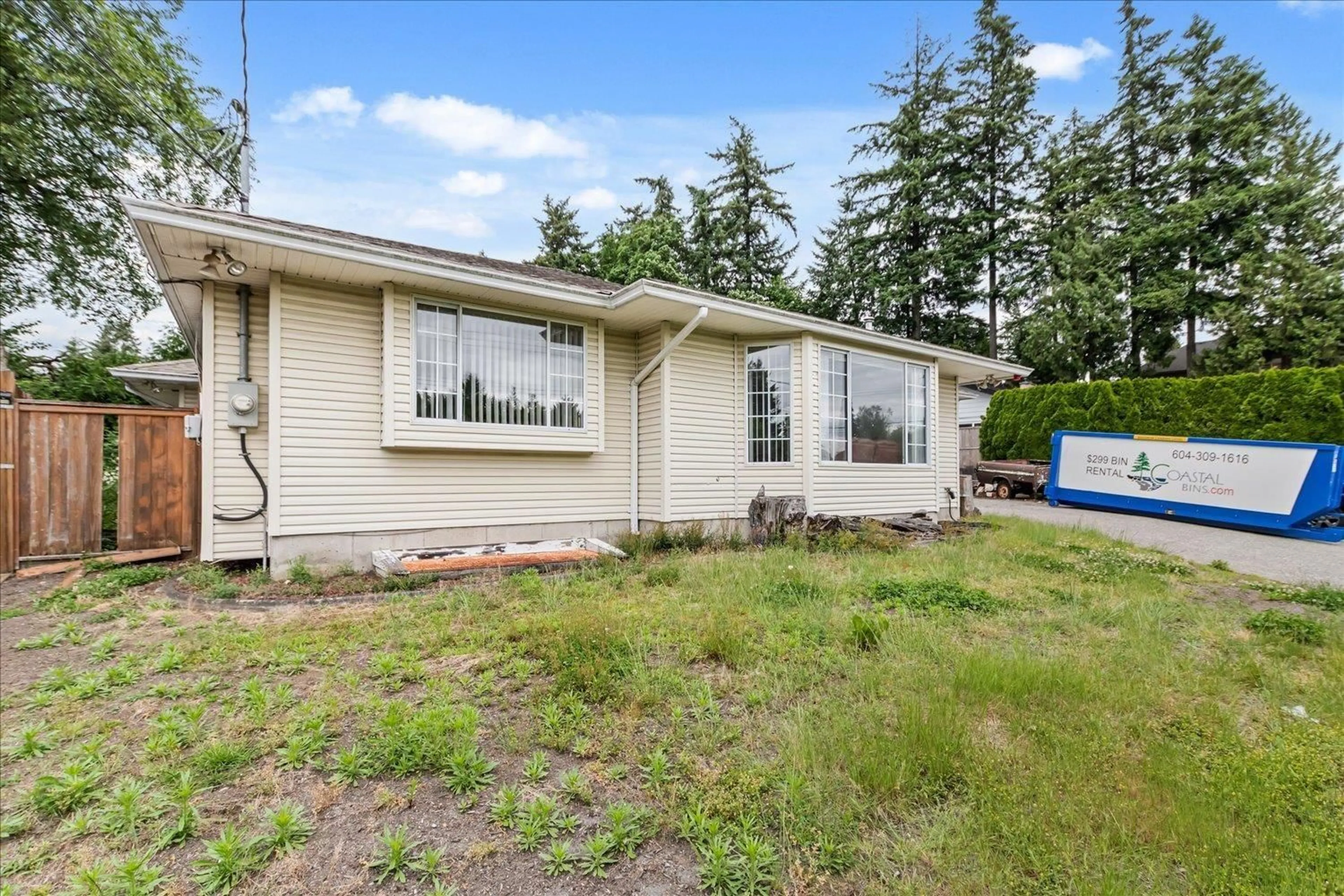 Home with vinyl exterior material, unknown for 34175 OLD YALE ROAD, Abbotsford British Columbia V2S2K6