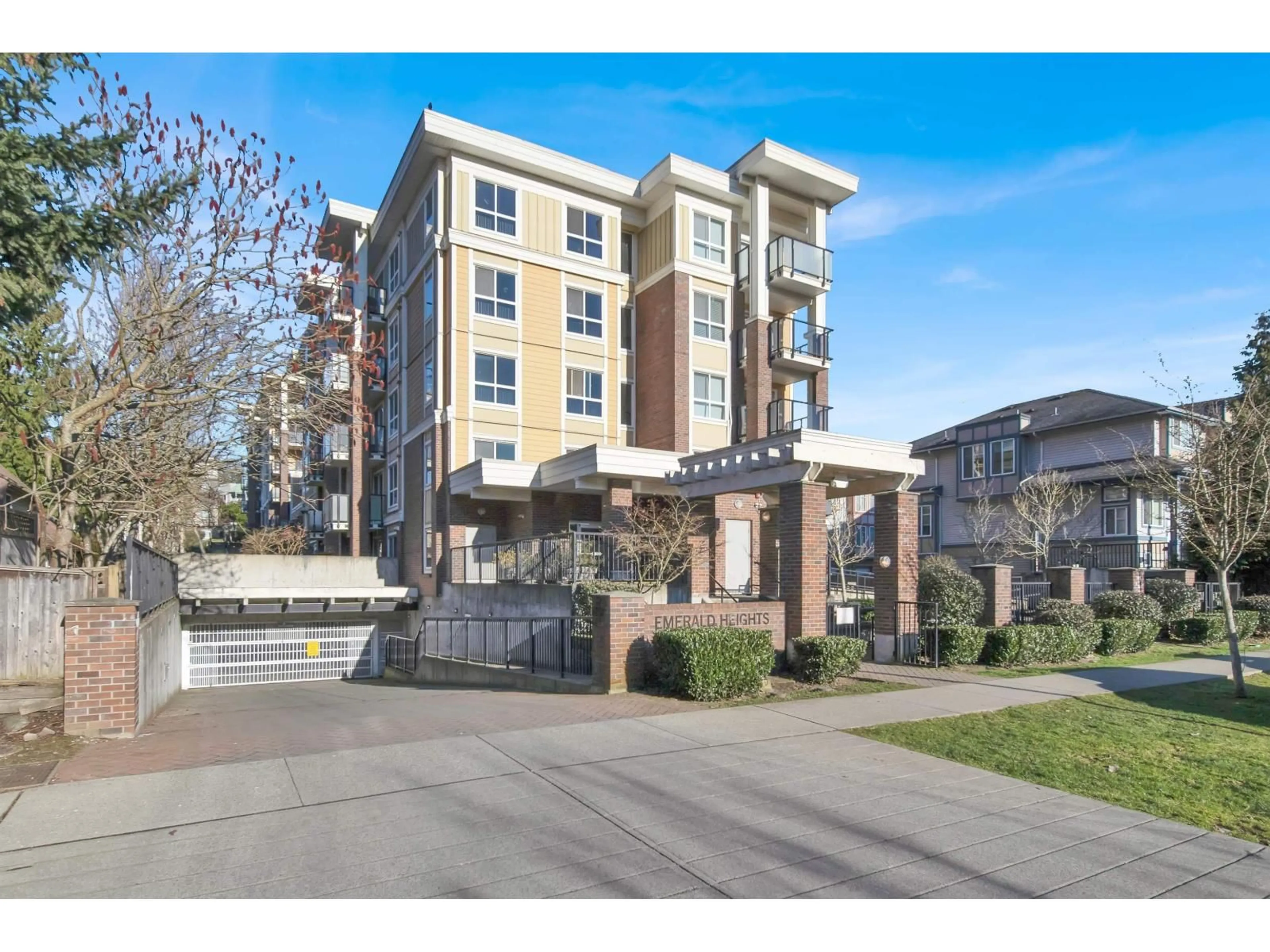 Unknown for 201 - 13883 LAUREL DRIVE, Surrey British Columbia V3T1A8