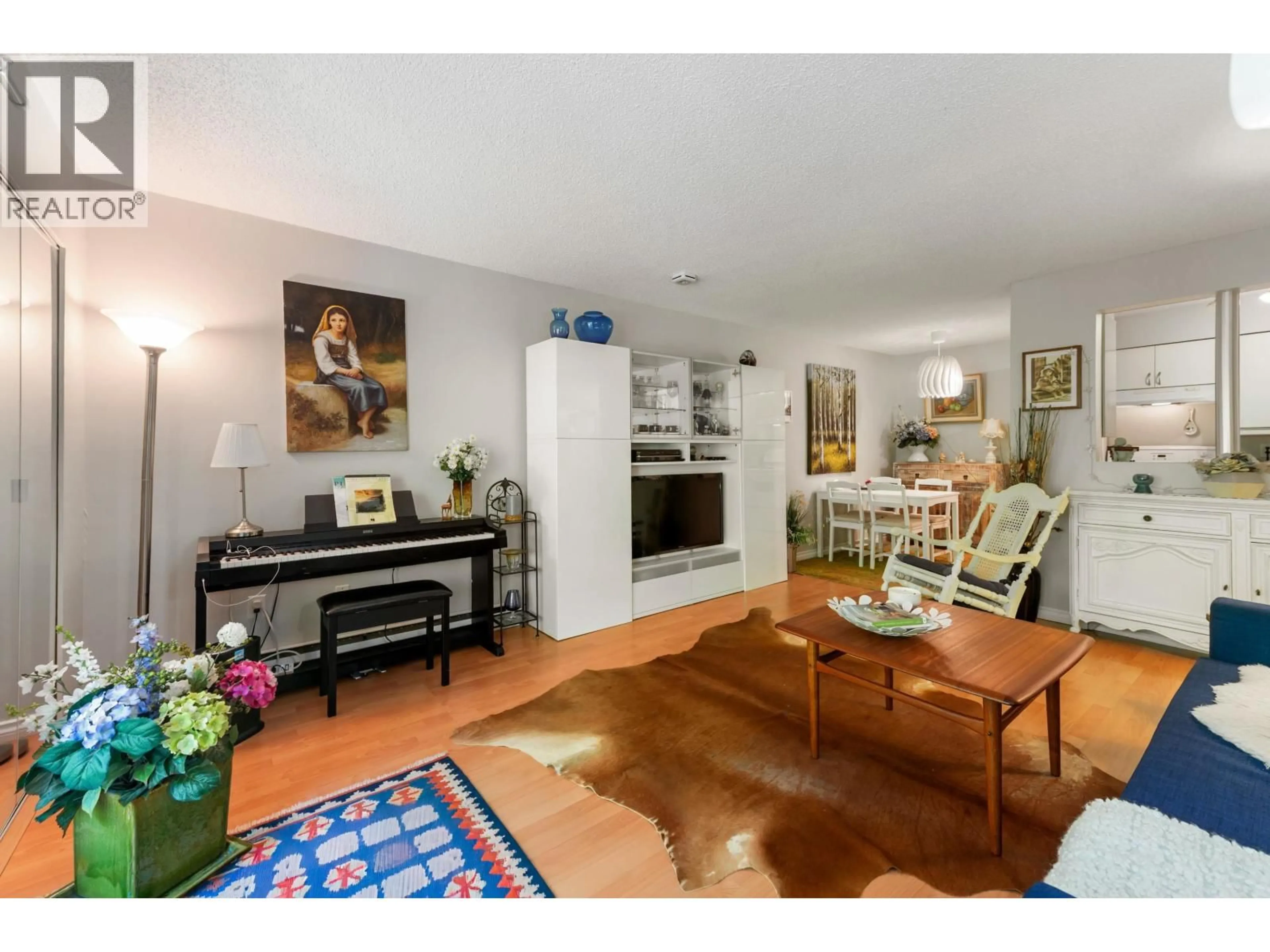 Living room with furniture, unknown for 215 - 4373 HALIFAX STREET, Burnaby British Columbia V5C5Z2