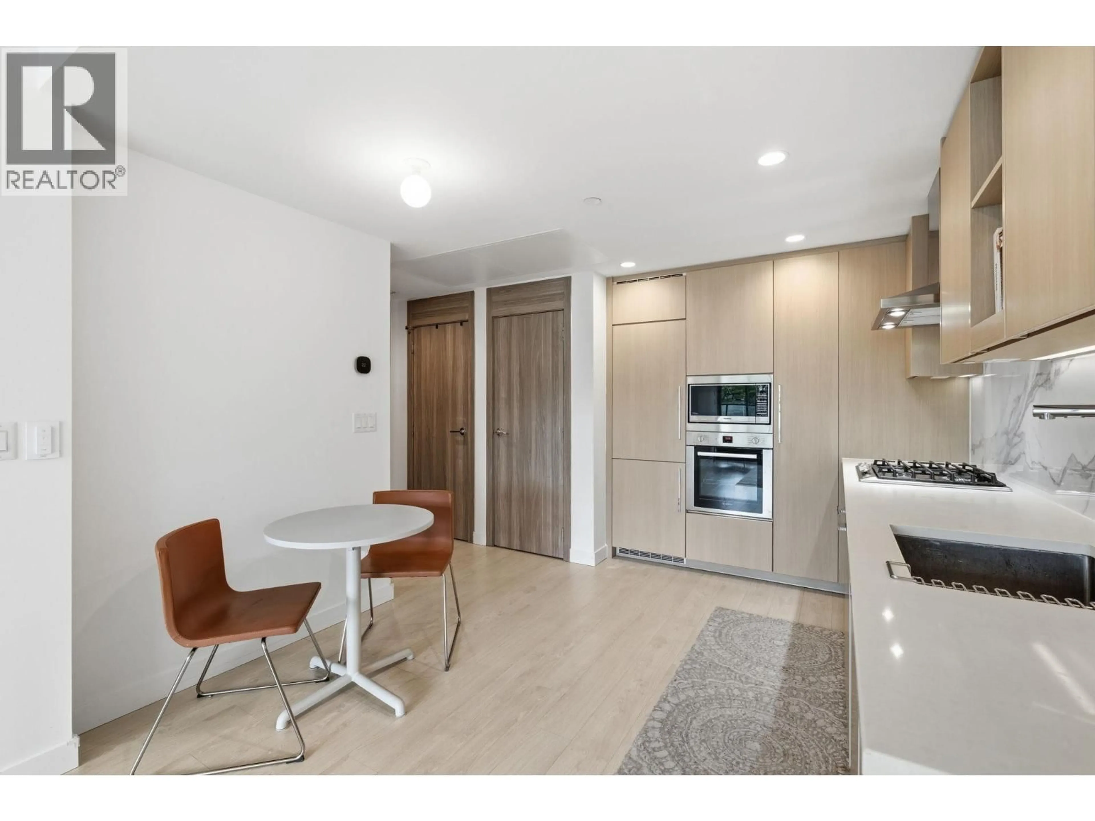 Standard kitchen, unknown for 306 - 4880 LOUGHEED HIGHWAY, Burnaby British Columbia V5C0N1