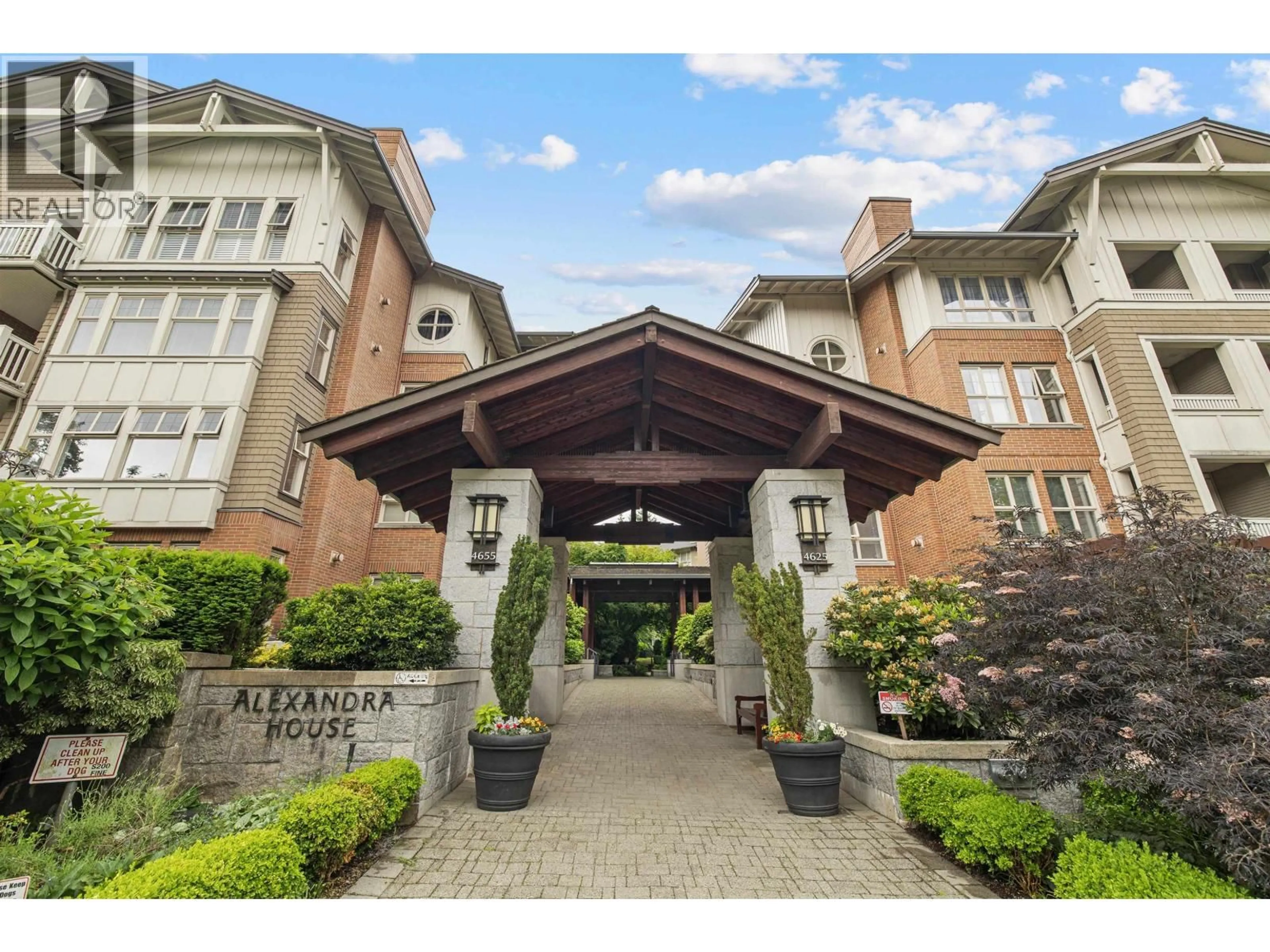 Indoor foyer for 1207 - 4655 VALLEY DRIVE, Vancouver British Columbia V6J5L6