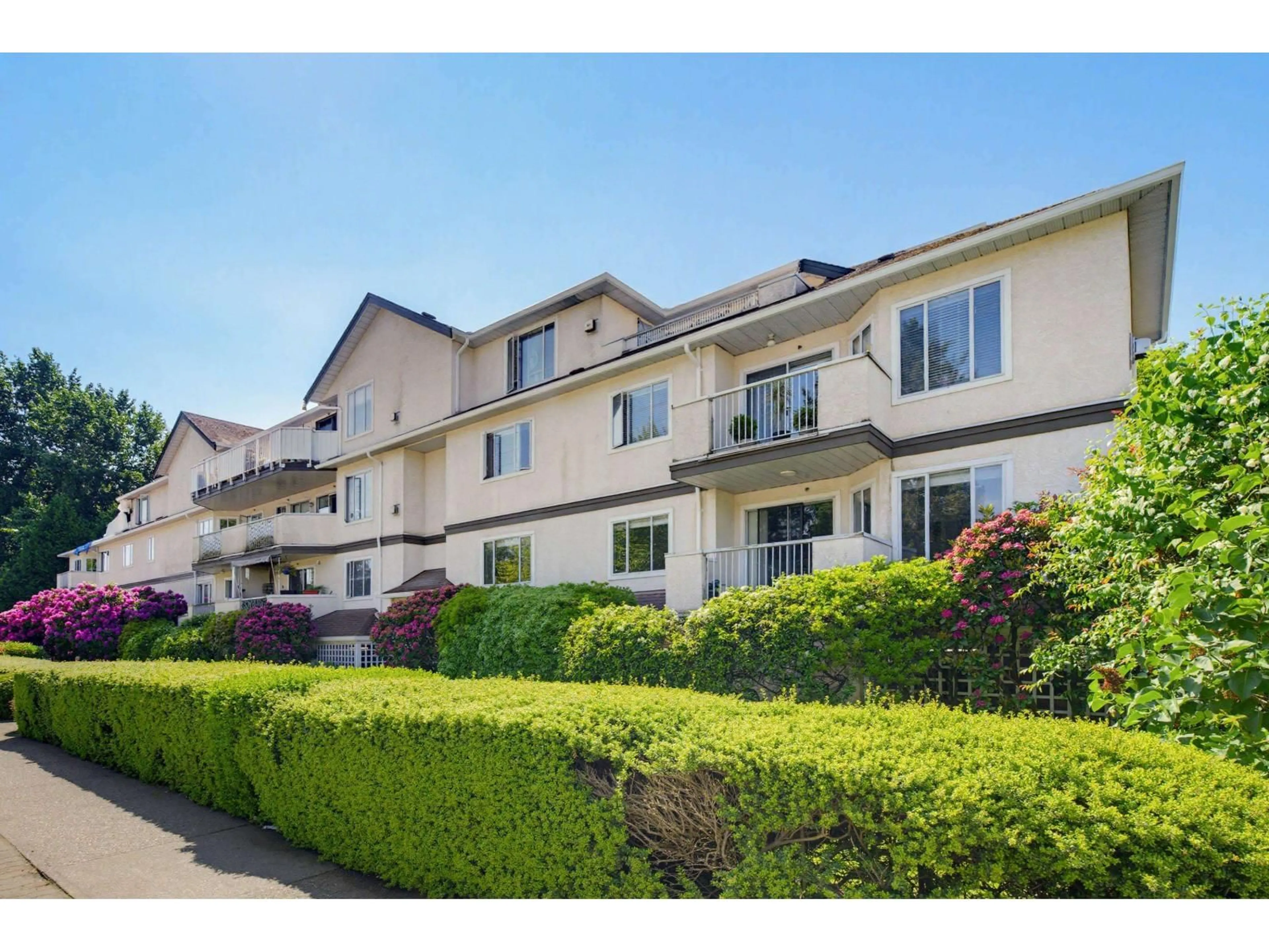 Patio, street for 101 - 20064 56 AVENUE, Langley British Columbia V3A3Y4