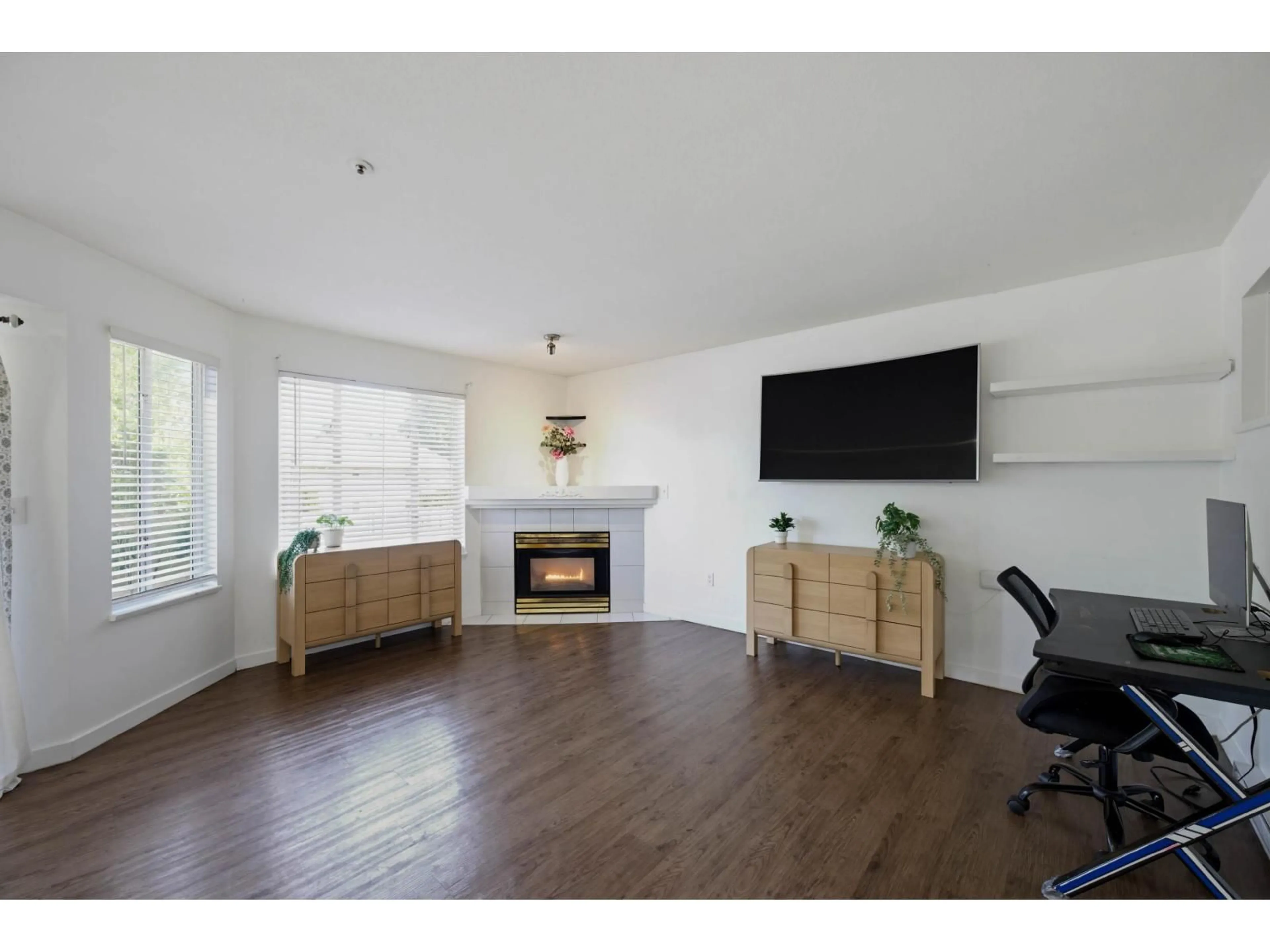 A pic of a room for 101 - 20064 56 AVENUE, Langley British Columbia V3A3Y4
