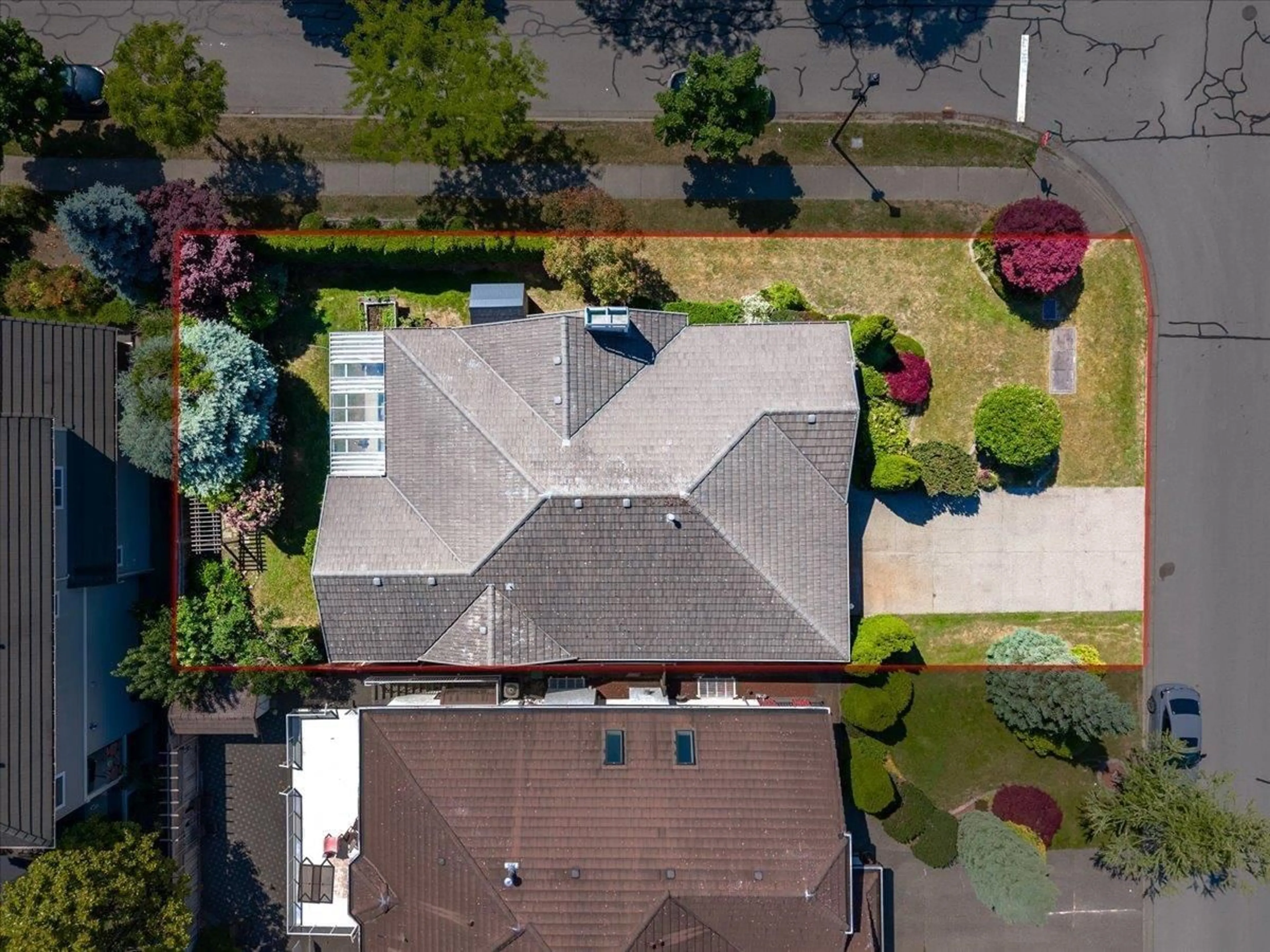 A pic from outside/outdoor area/front of a property/back of a property/a pic from drone, street for 7258 146 STREET, Surrey British Columbia V3S8Z7