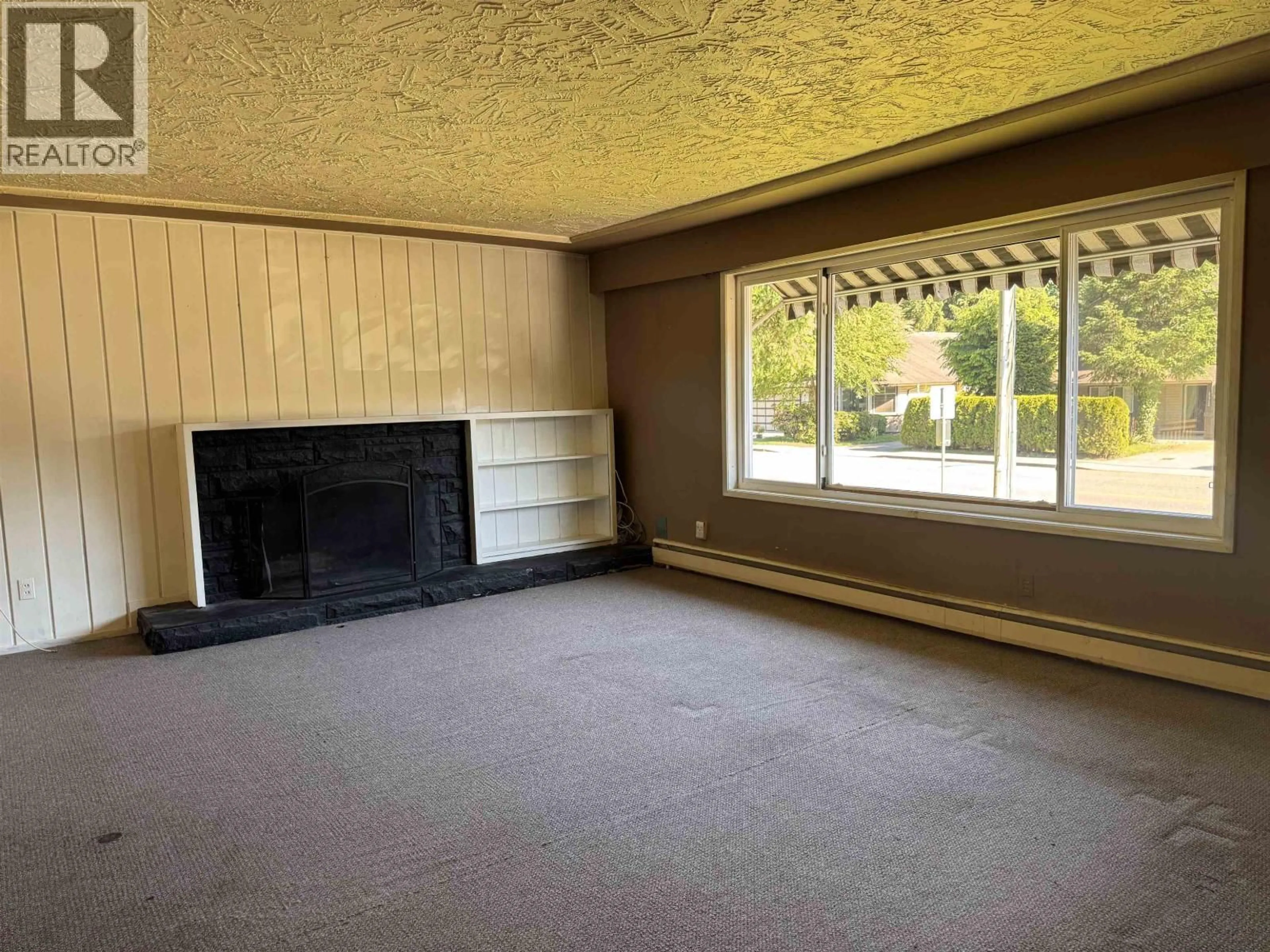 A pic of a room for 21729 124 AVENUE, Maple Ridge British Columbia V2X4H6