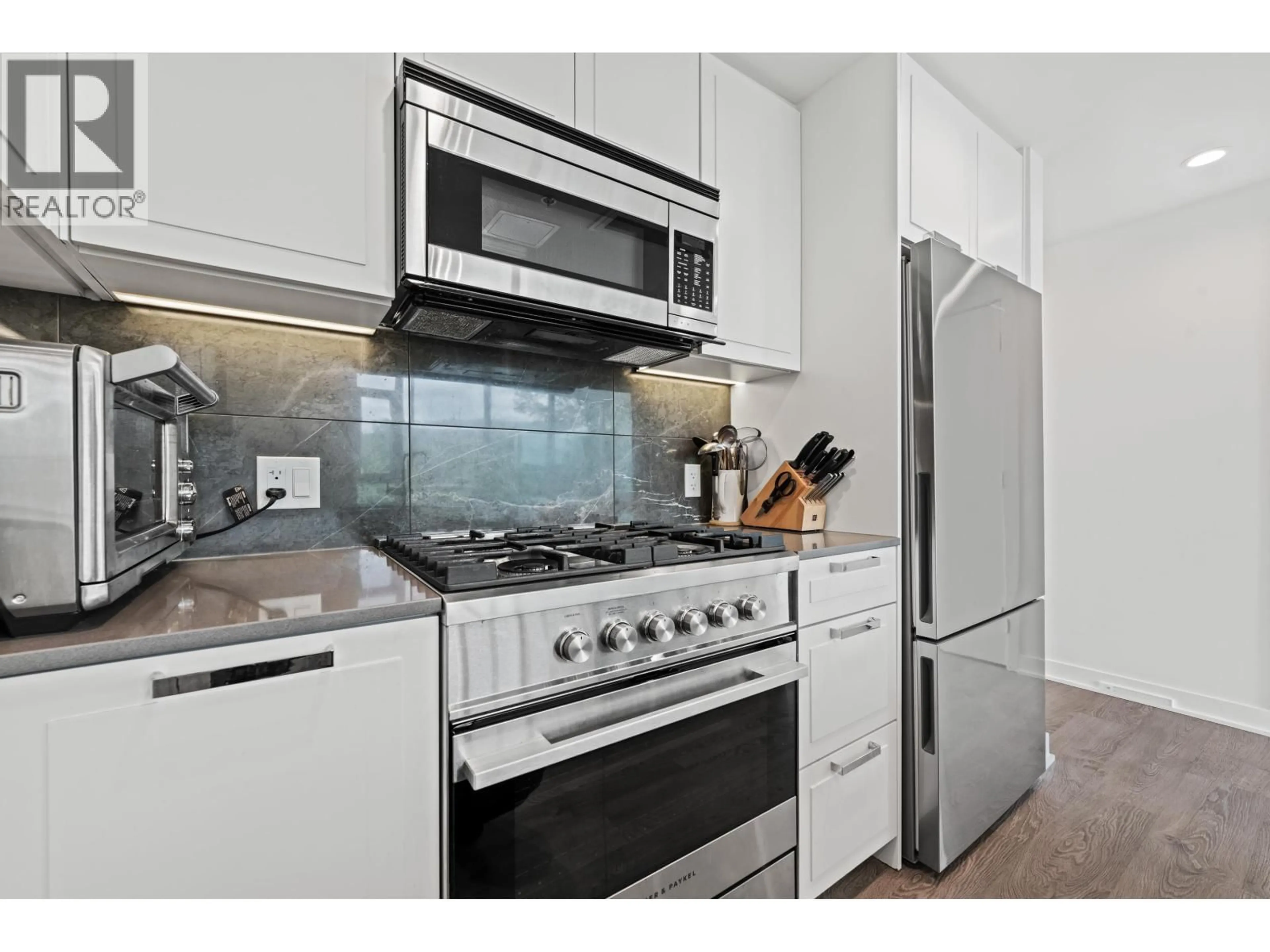 Standard kitchen, ceramic/tile floor for 807 - 1401 HUNTER STREET, North Vancouver British Columbia V7J0E2