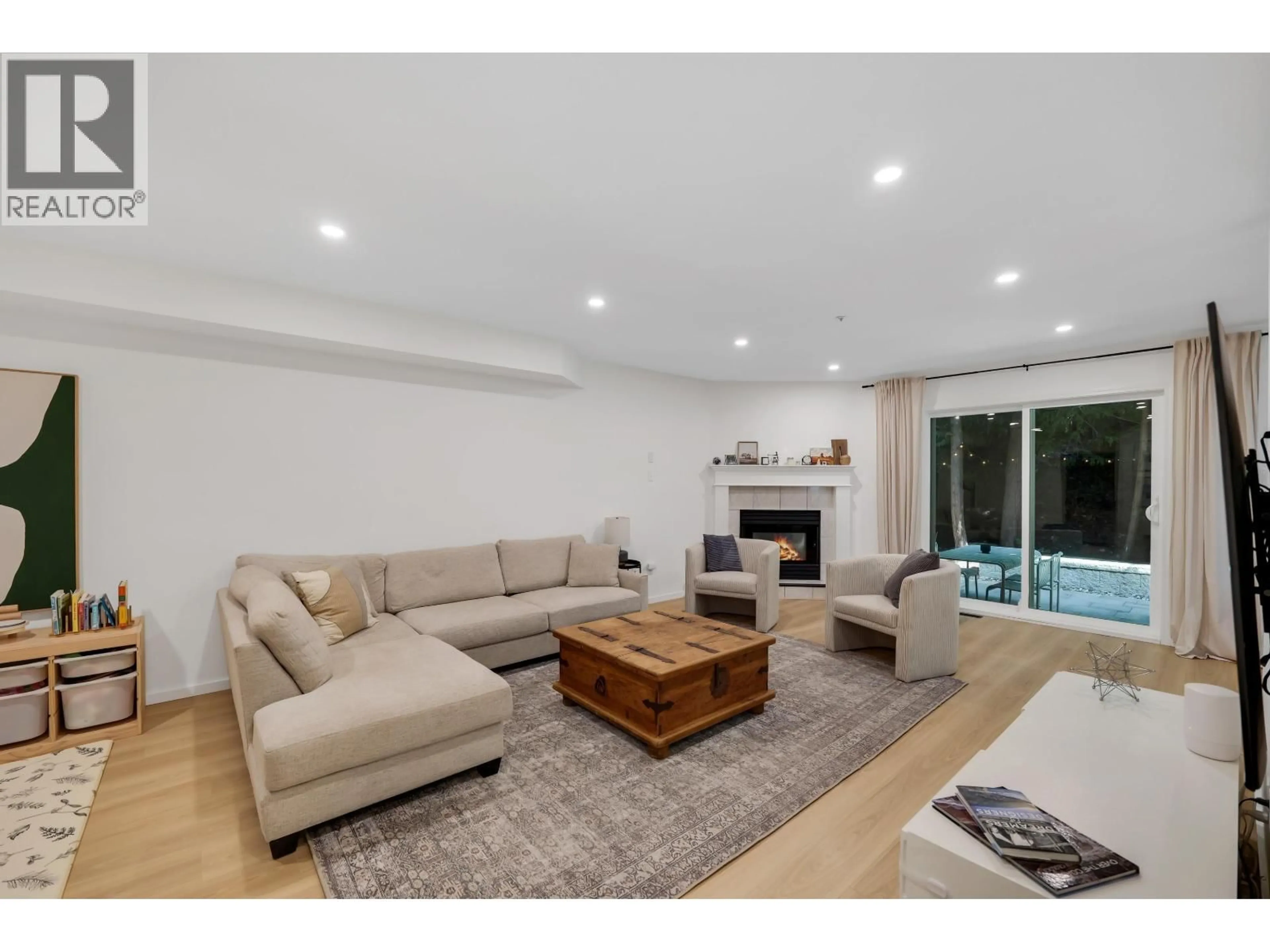 Living room with furniture, unknown for 46 - 2401 MAMQUAM ROAD, Squamish British Columbia V8B0H6
