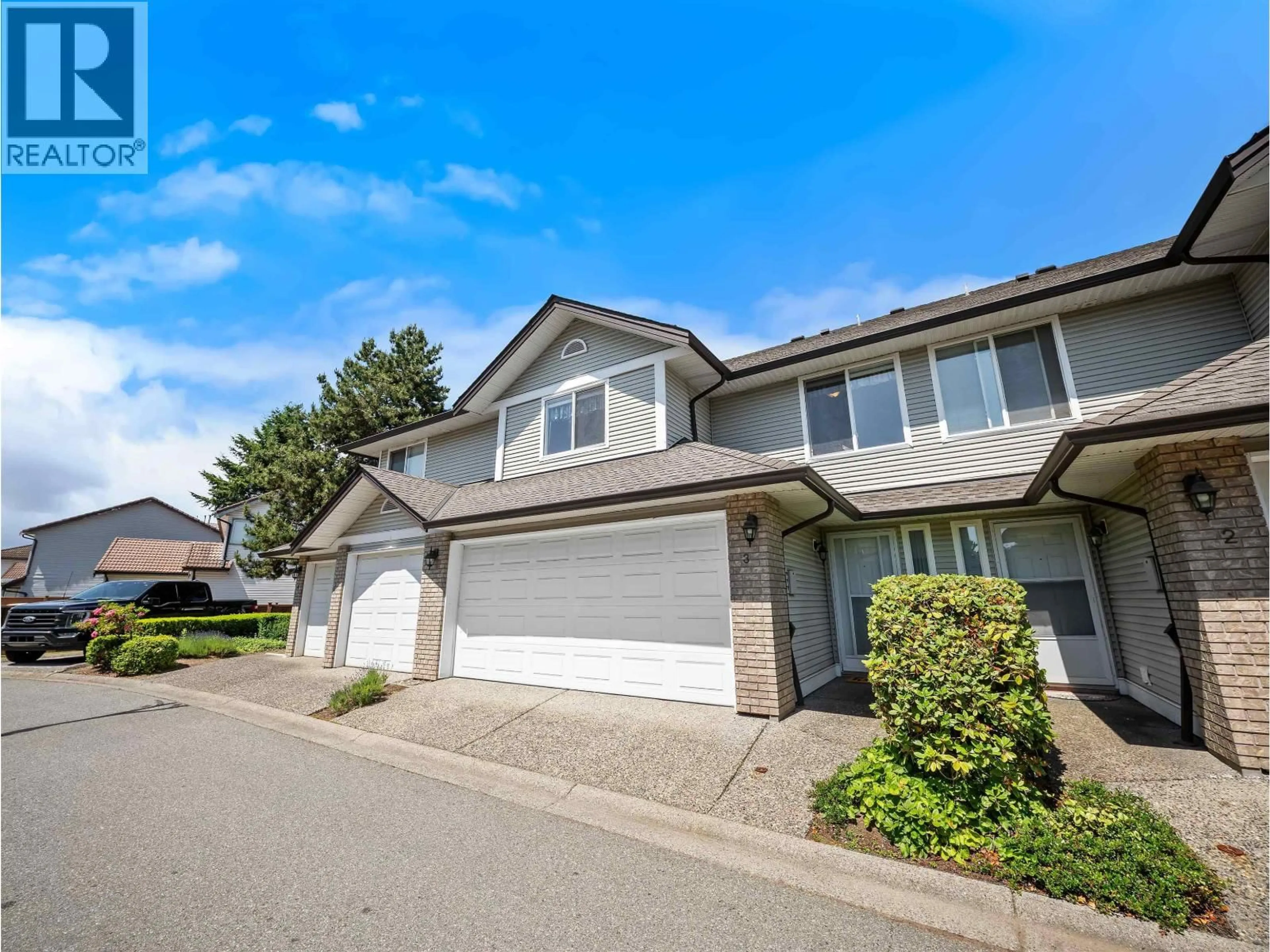 A pic from outside/outdoor area/front of a property/back of a property/a pic from drone, street for 3 - 1370 RIVERWOOD GATE, Port Coquitlam British Columbia V3B7V7