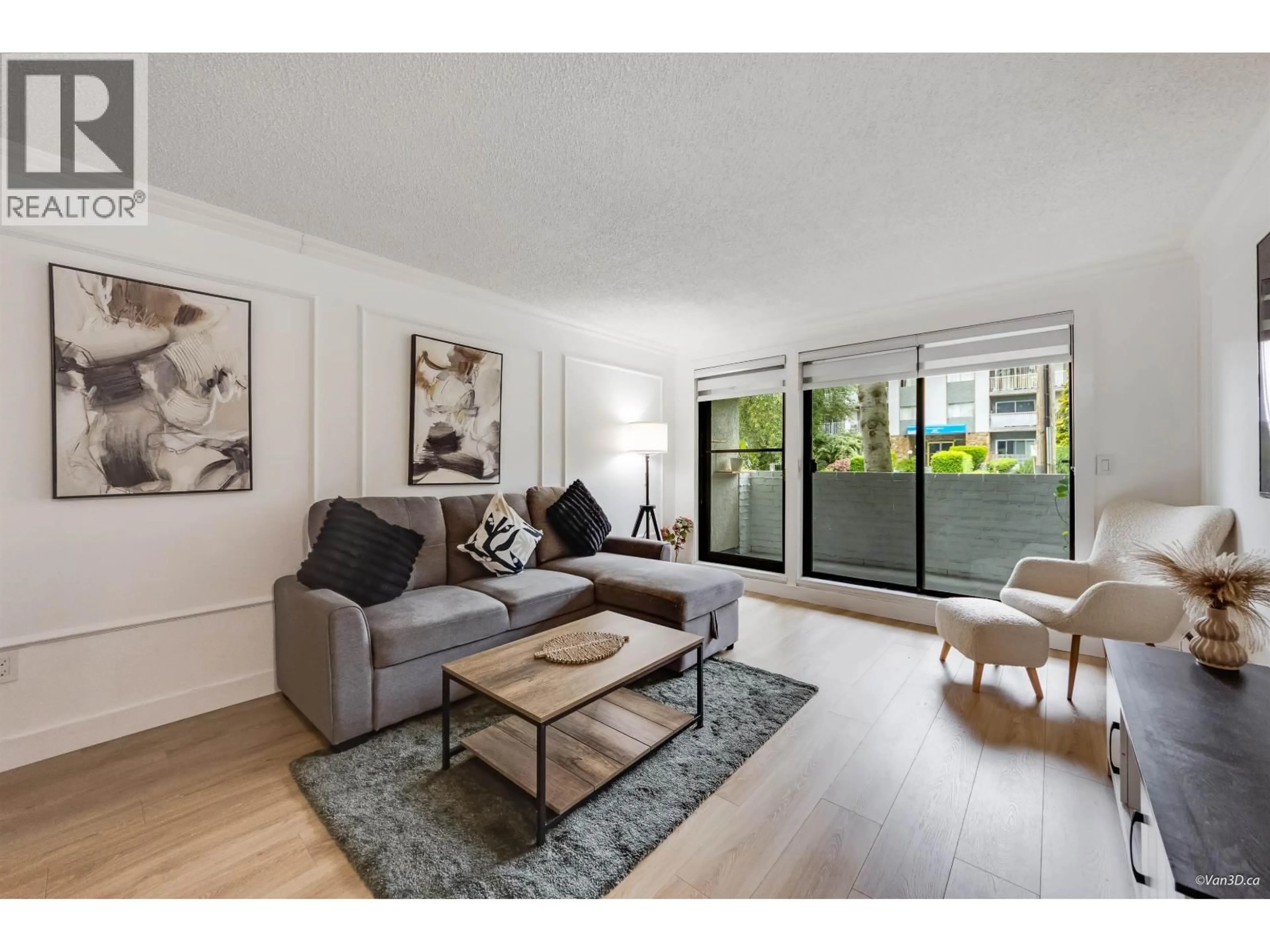 Living room with furniture, wood/laminate floor for 103 - 340 NINTH STREET, New Westminster British Columbia V3M3V6