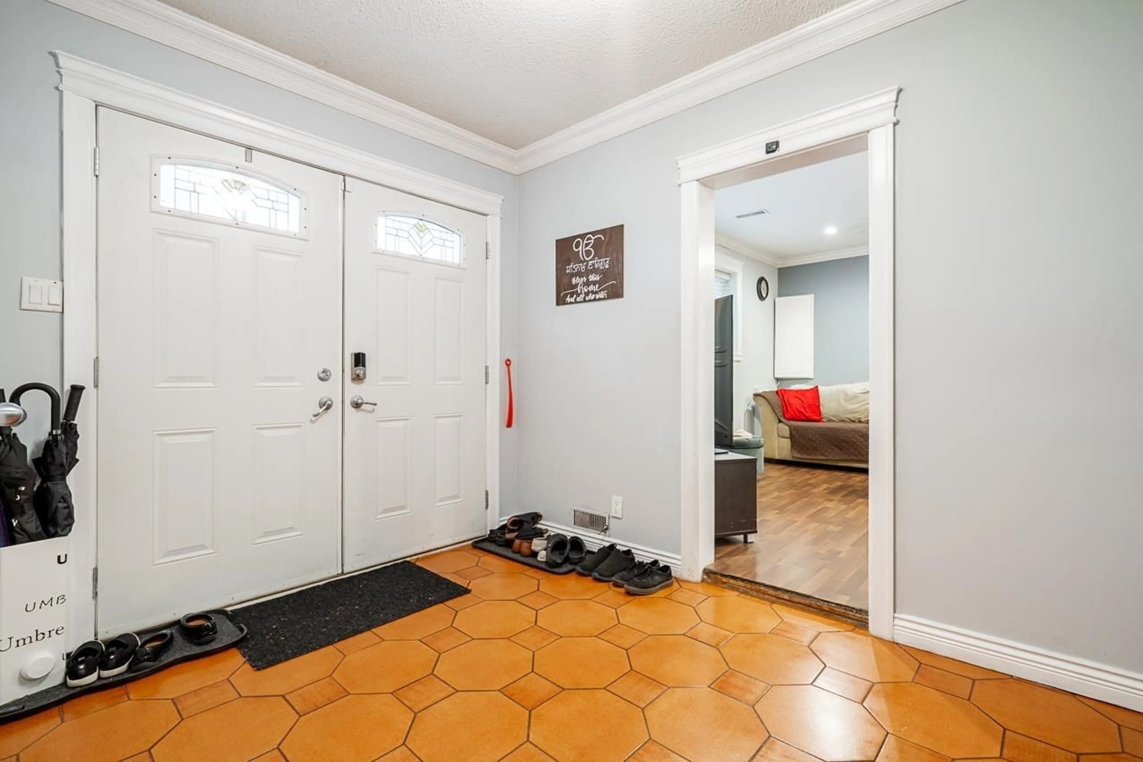Indoor entryway for 8250 112 STREET, Delta British Columbia V4C4W6