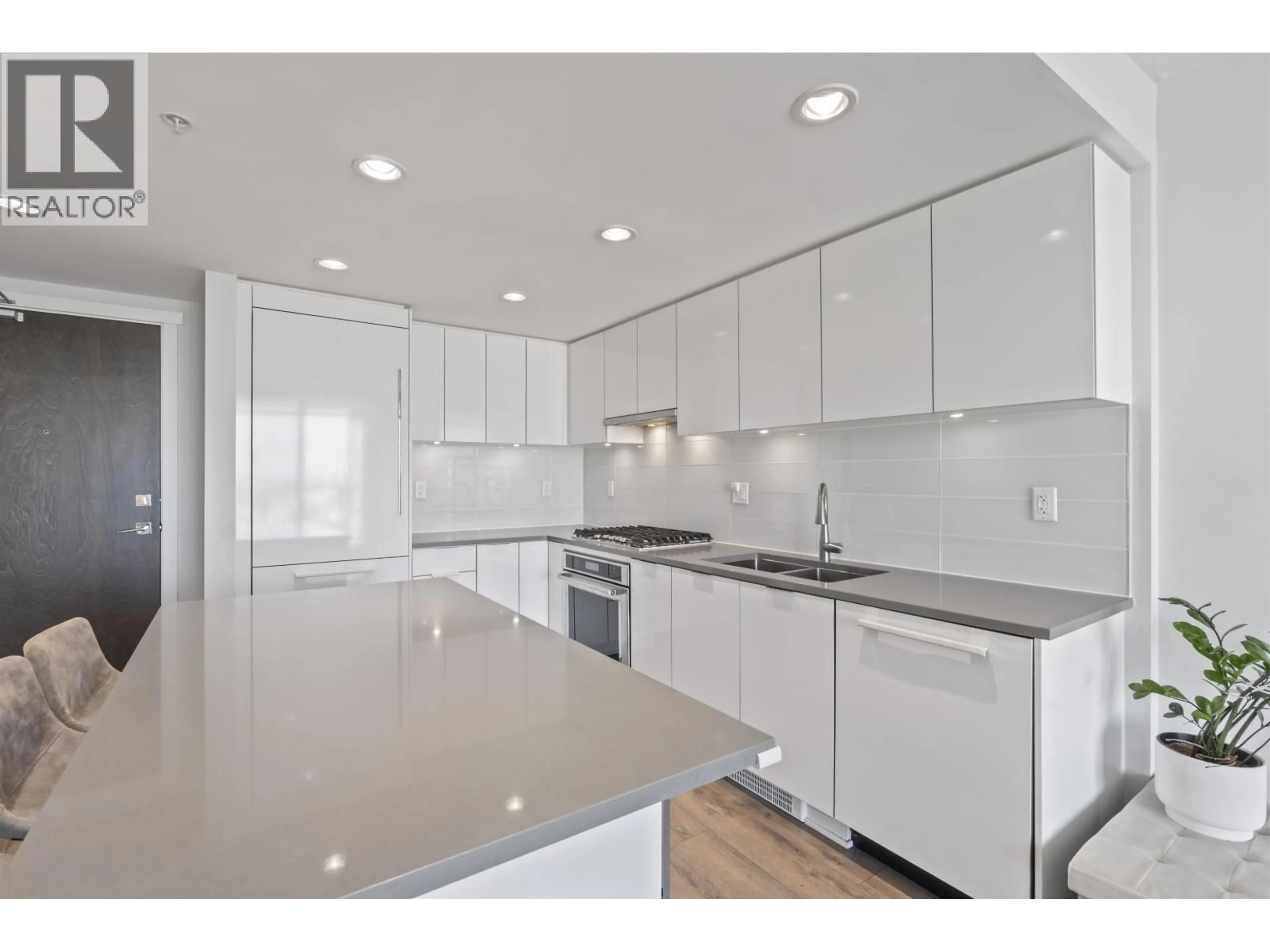 Open concept kitchen, ceramic/tile floor for 3205 - 2388 MADISON AVENUE, Burnaby British Columbia V5C0K8