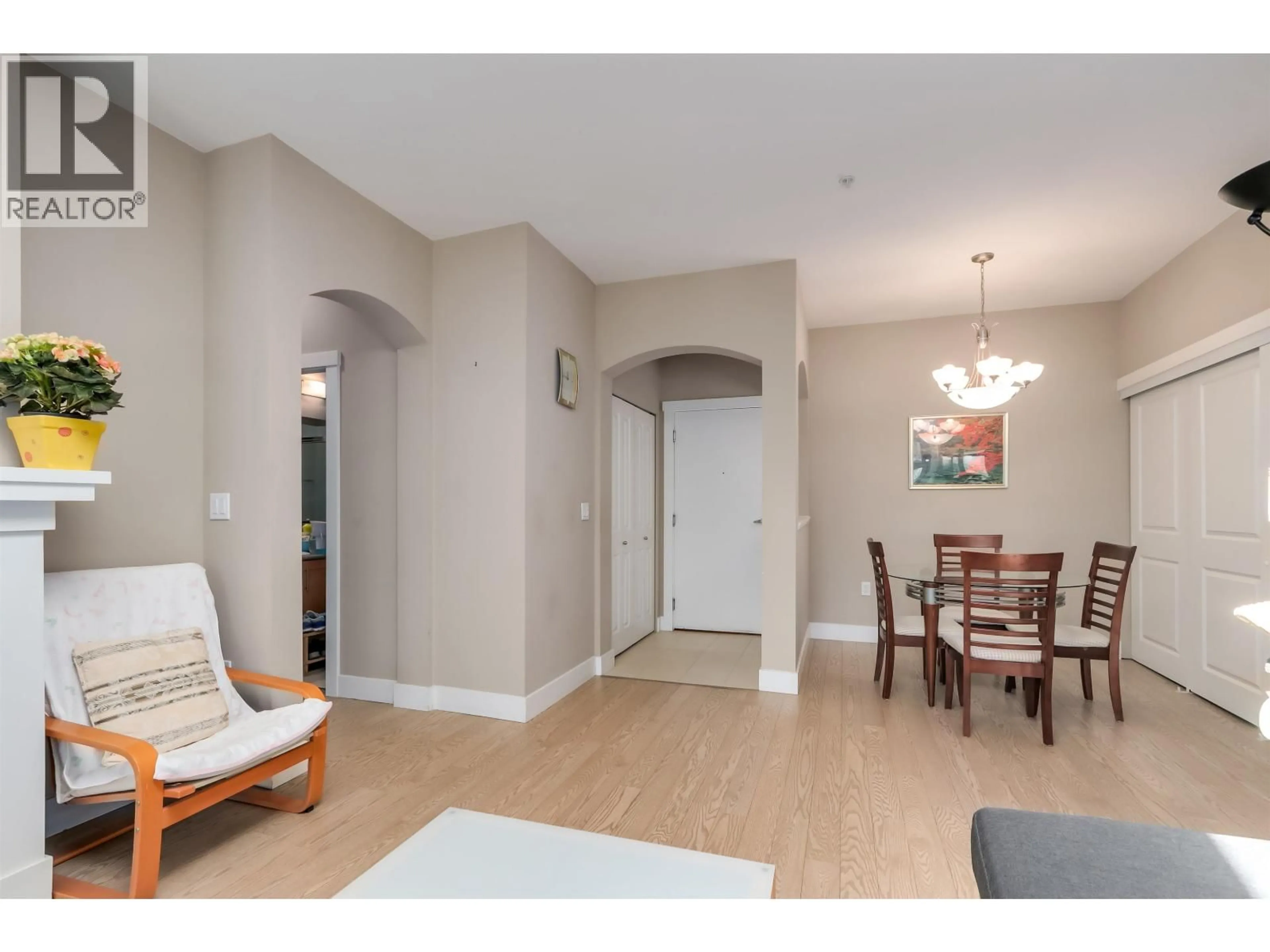 Unknown for 423 - 2083 33RD AVENUE, Vancouver British Columbia V6M4M6