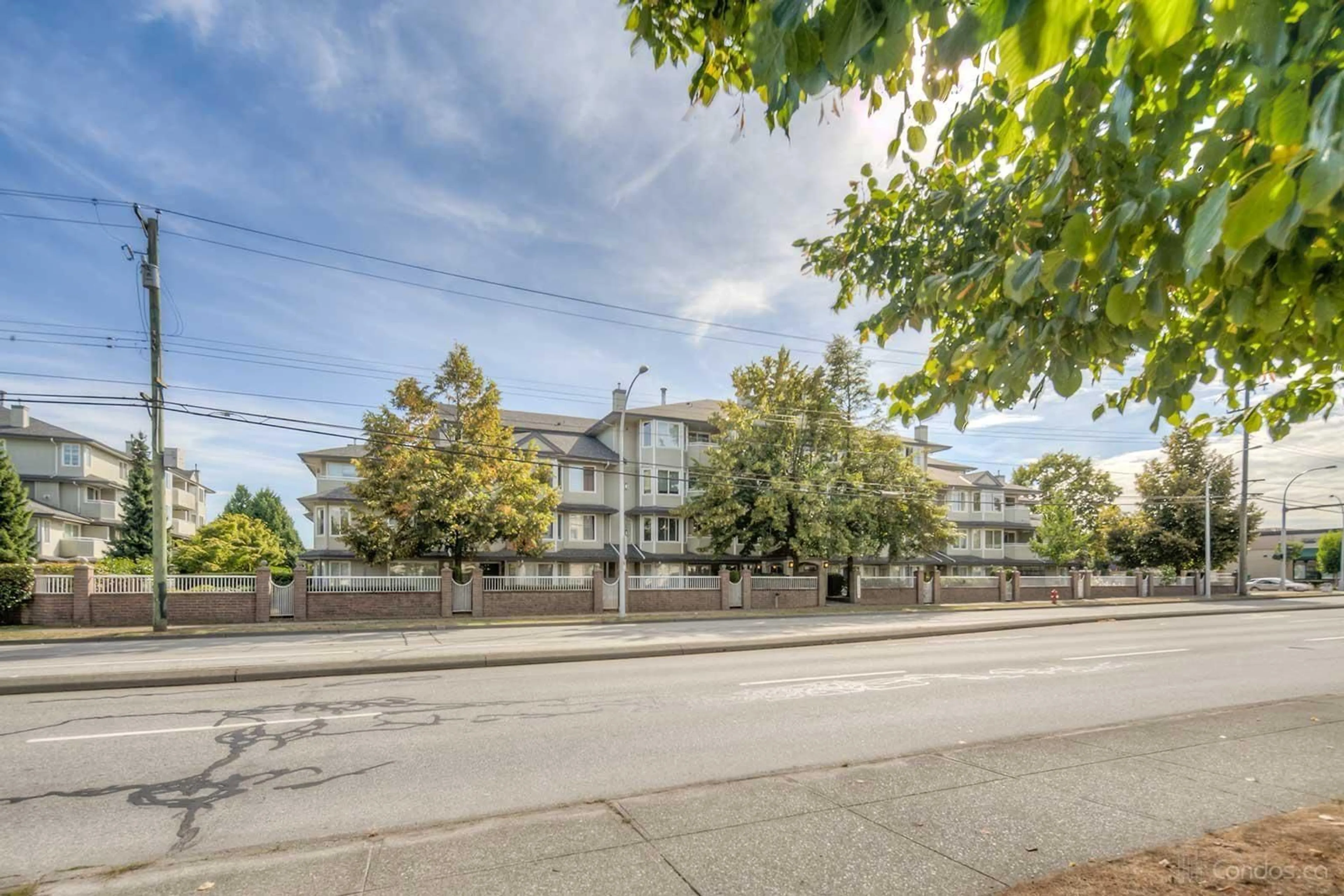 Blurry image for 406 - 12160 80 AVENUE, Surrey British Columbia V3W0V3