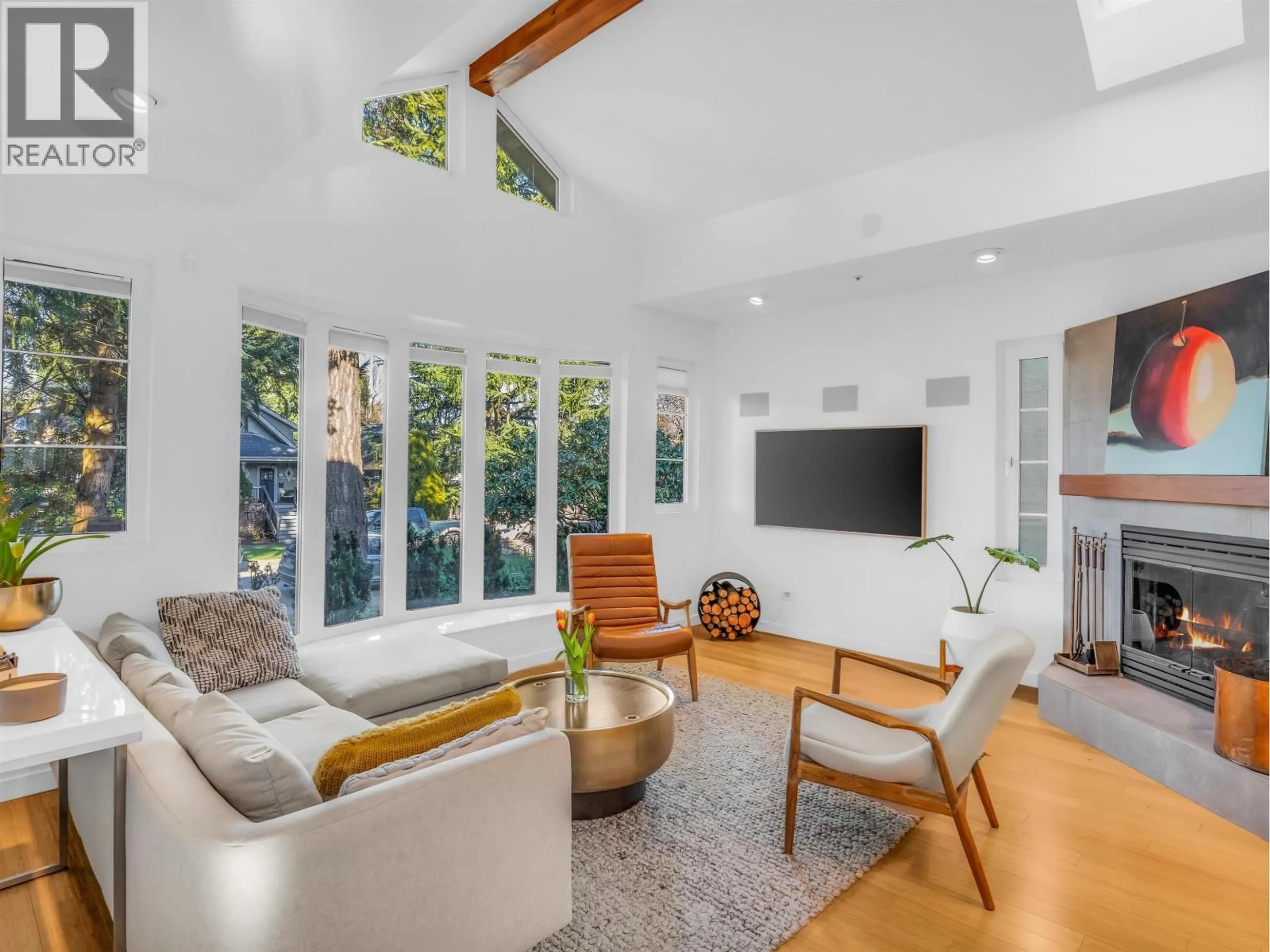 Living room with furniture, unknown for 420 17TH AVENUE, Vancouver British Columbia V5Y2A2