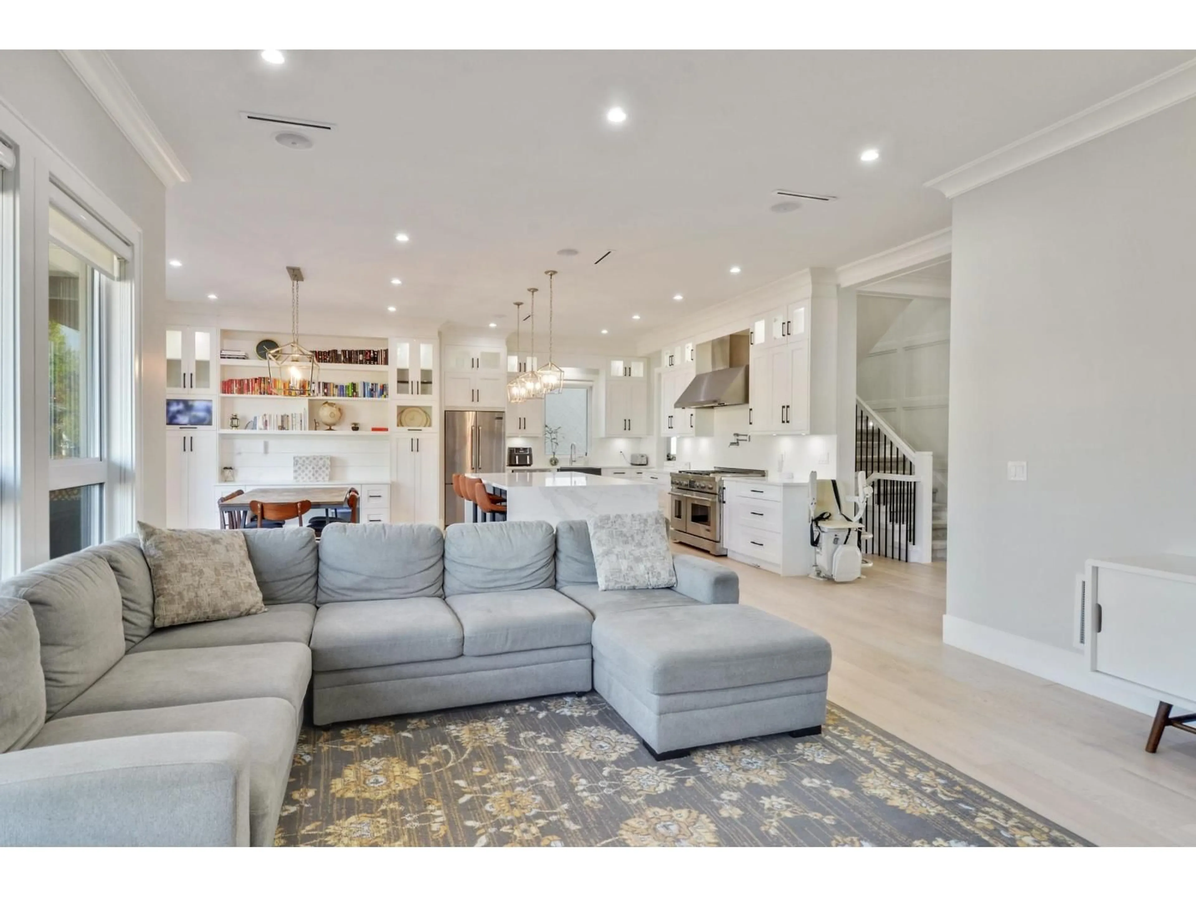 Living room with furniture, unknown for 14149 16 AVENUE, Surrey British Columbia V4A1P9