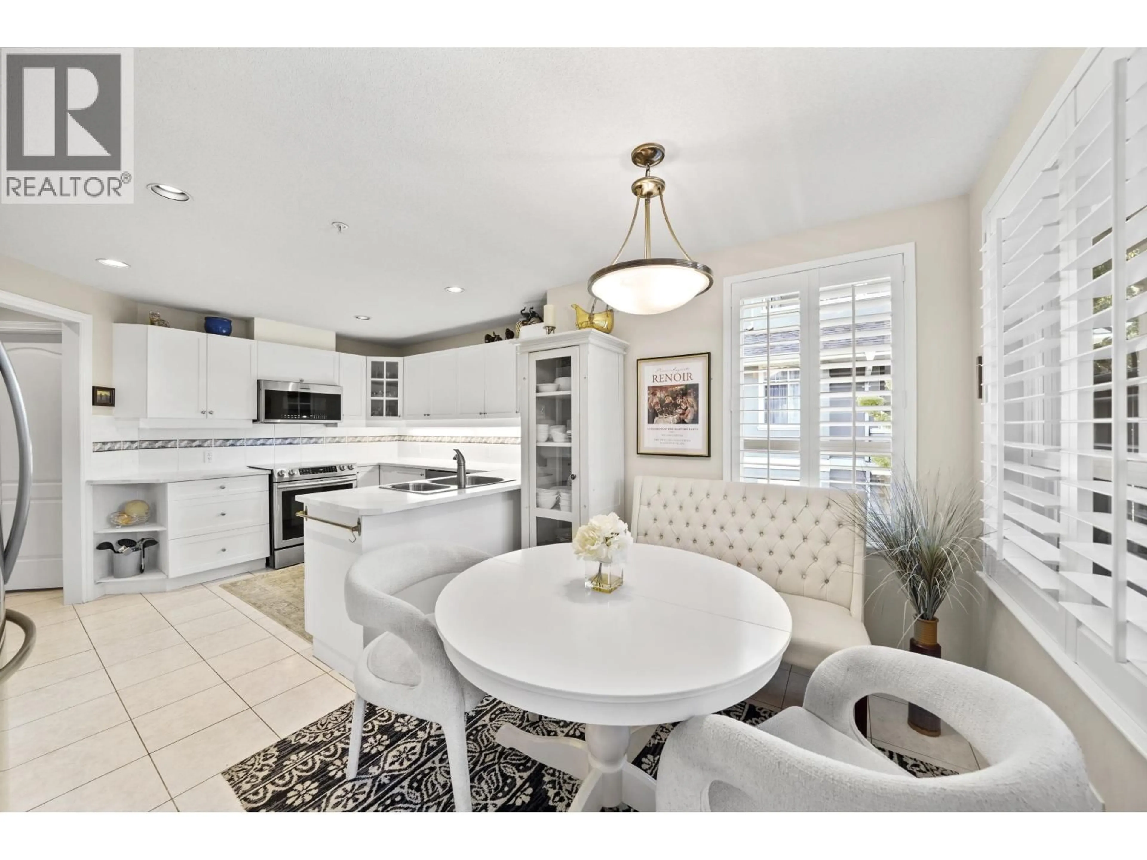 Open concept kitchen, ceramic/tile floor for 204 - 1250 55 STREET, Delta British Columbia V4M3K3
