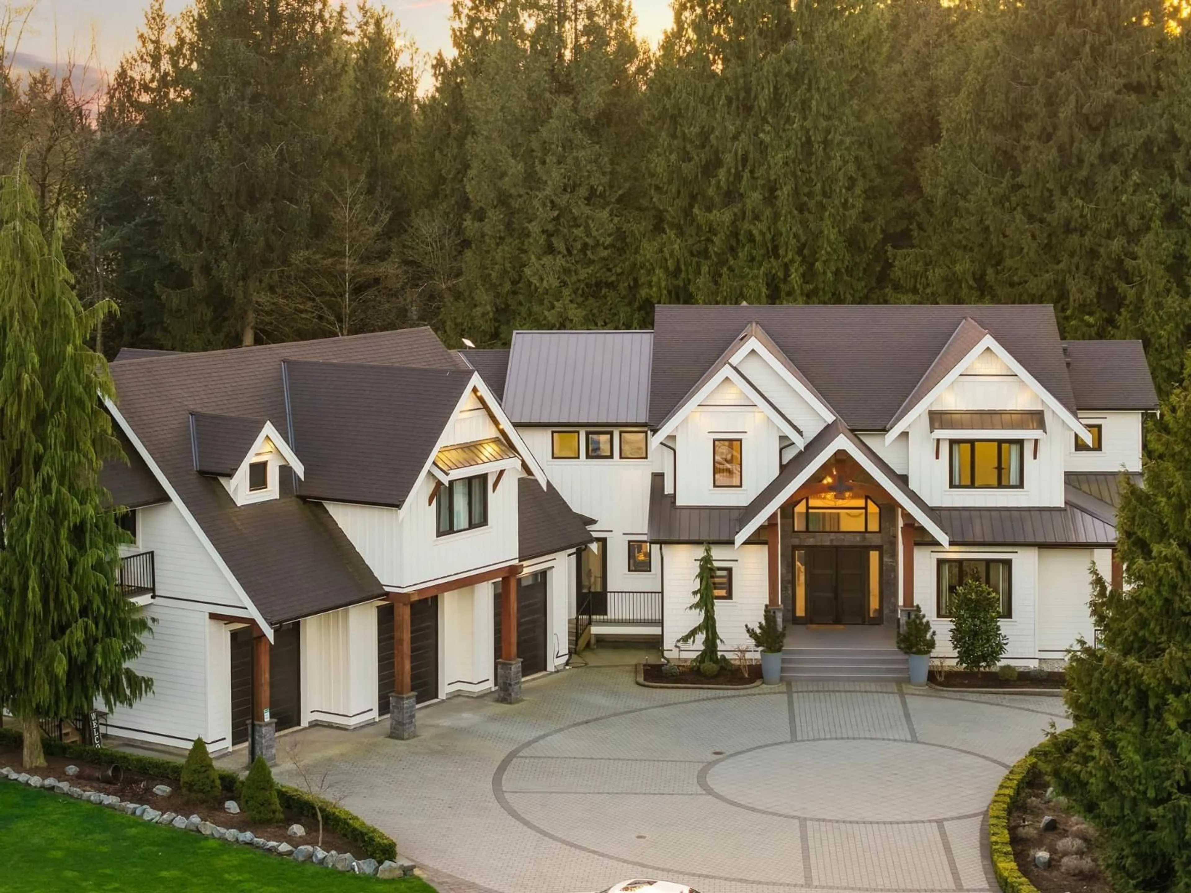 A pic from outside/outdoor area/front of a property/back of a property/a pic from drone, mountain view for 2 - 4533 232 STREET, Langley British Columbia V2Z2S2