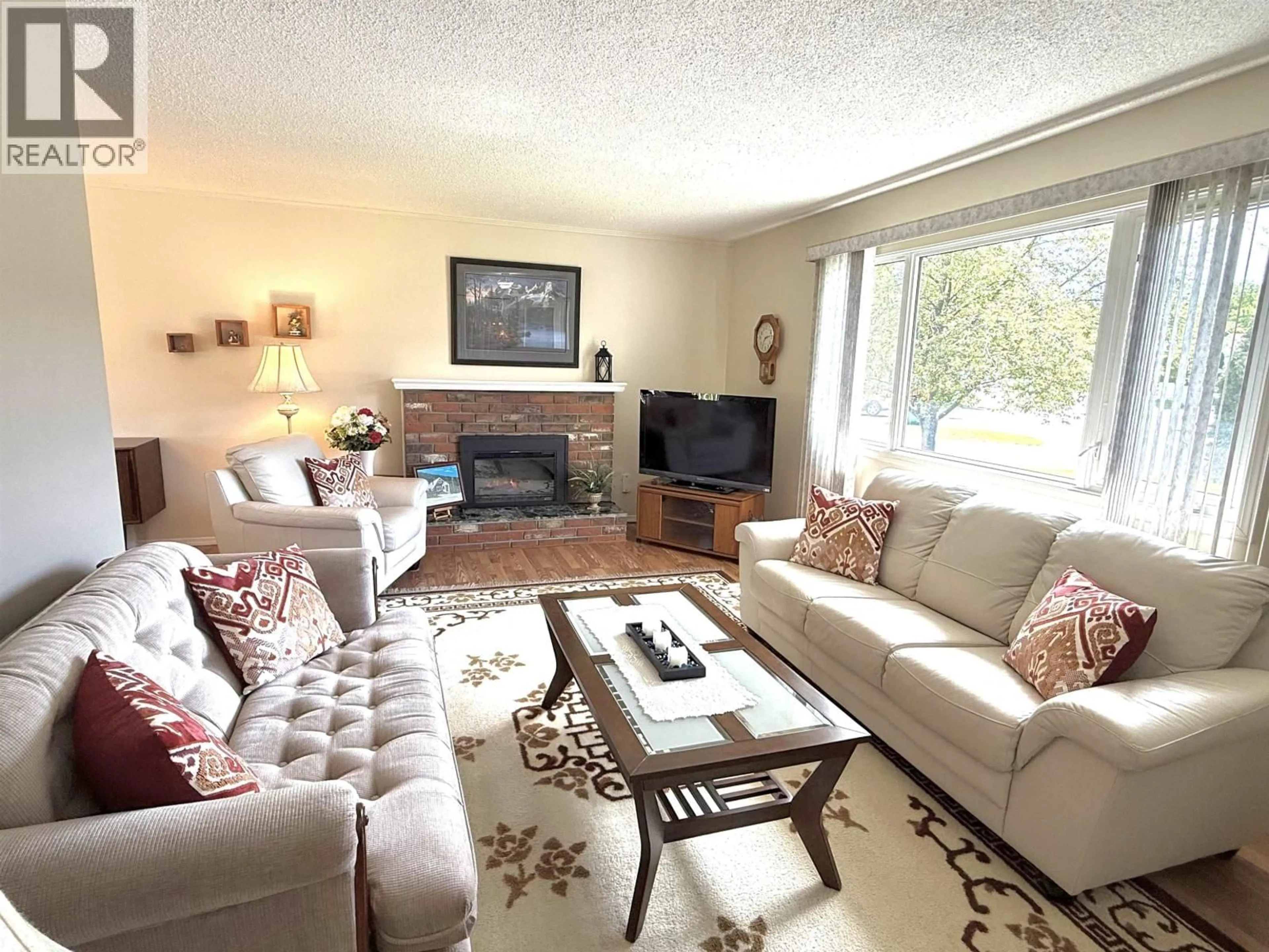 Living room with furniture, unknown for 2566 COYLE STREET, Prince George British Columbia V2N3Y6