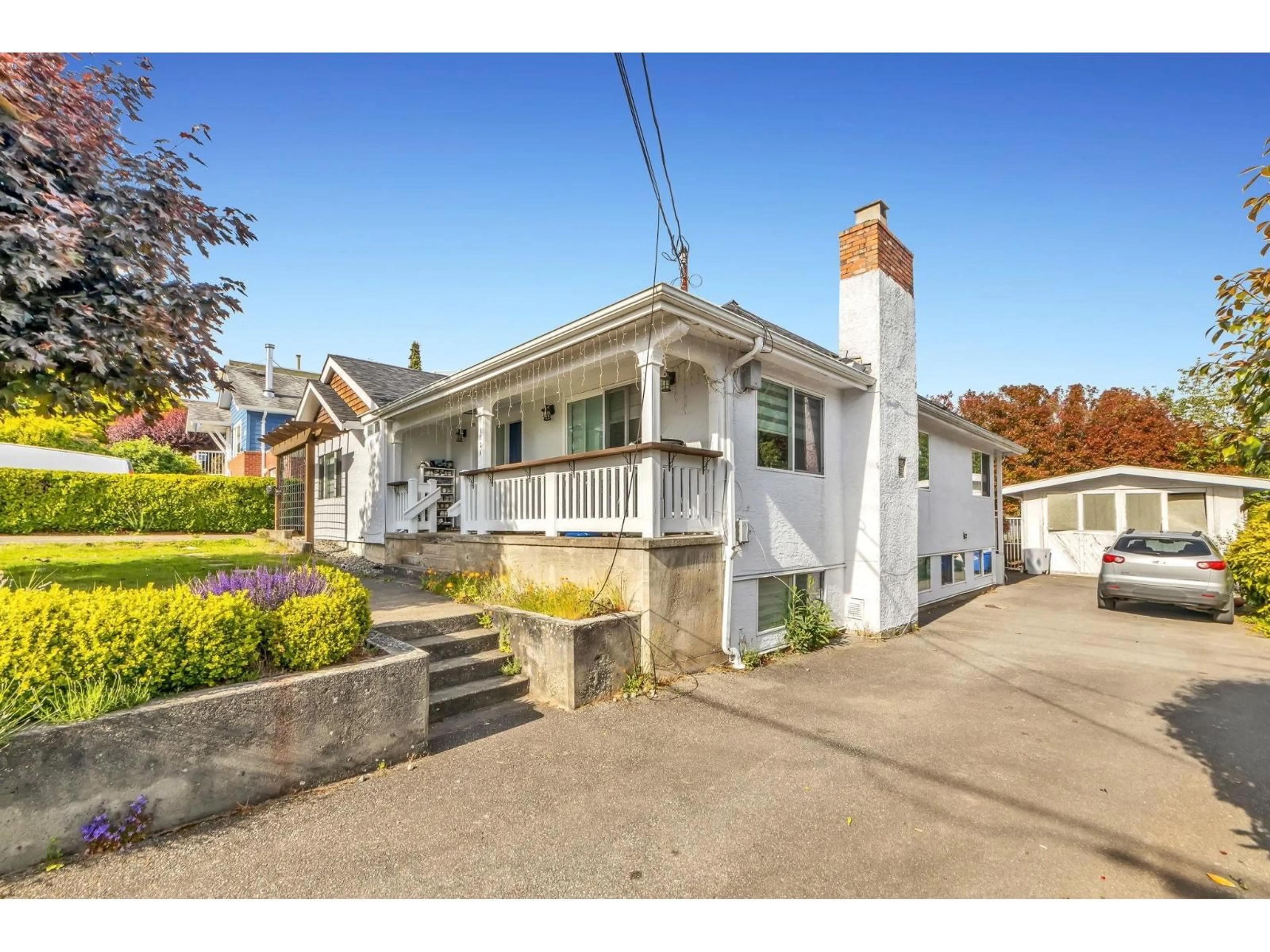 A pic from outside/outdoor area/front of a property/back of a property/a pic from drone, street for 1154 FINLAY STREET, White Rock British Columbia V4B4K8