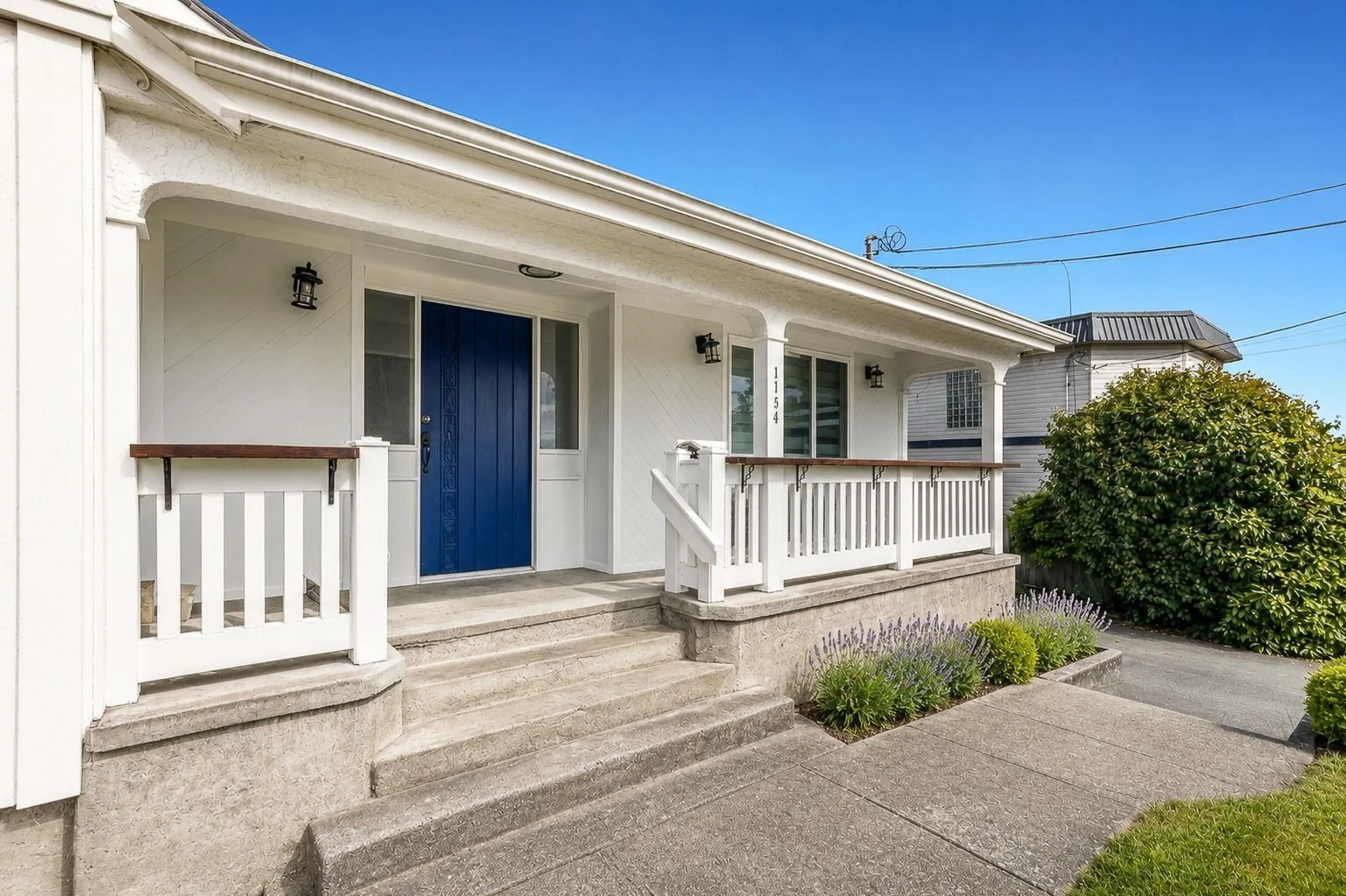 Home with vinyl exterior material, street for 1154 FINLAY STREET, White Rock British Columbia V4B4K8
