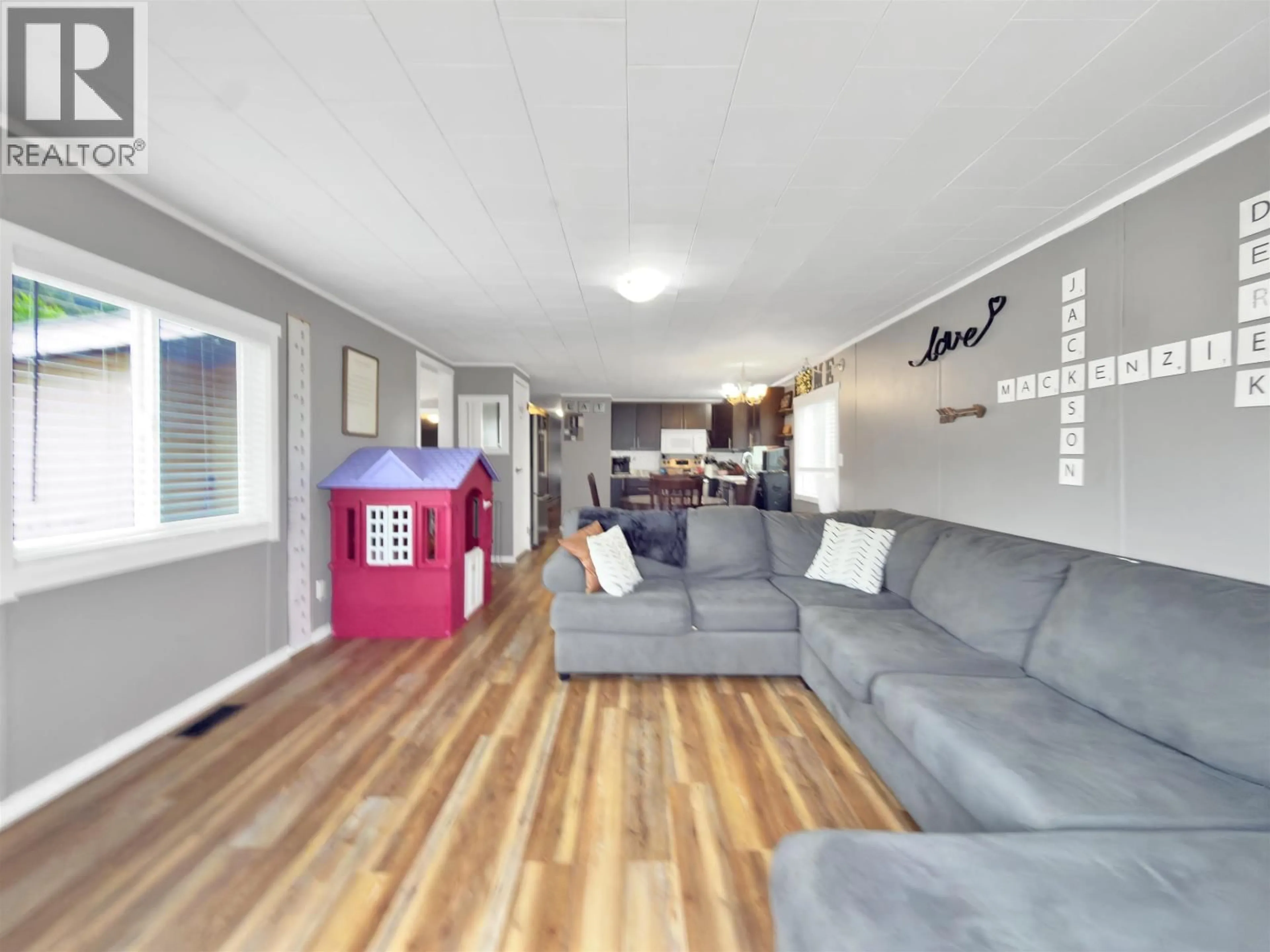 Living room with furniture, unknown for 642 HODGSON ROAD, Williams Lake British Columbia V2G3P9