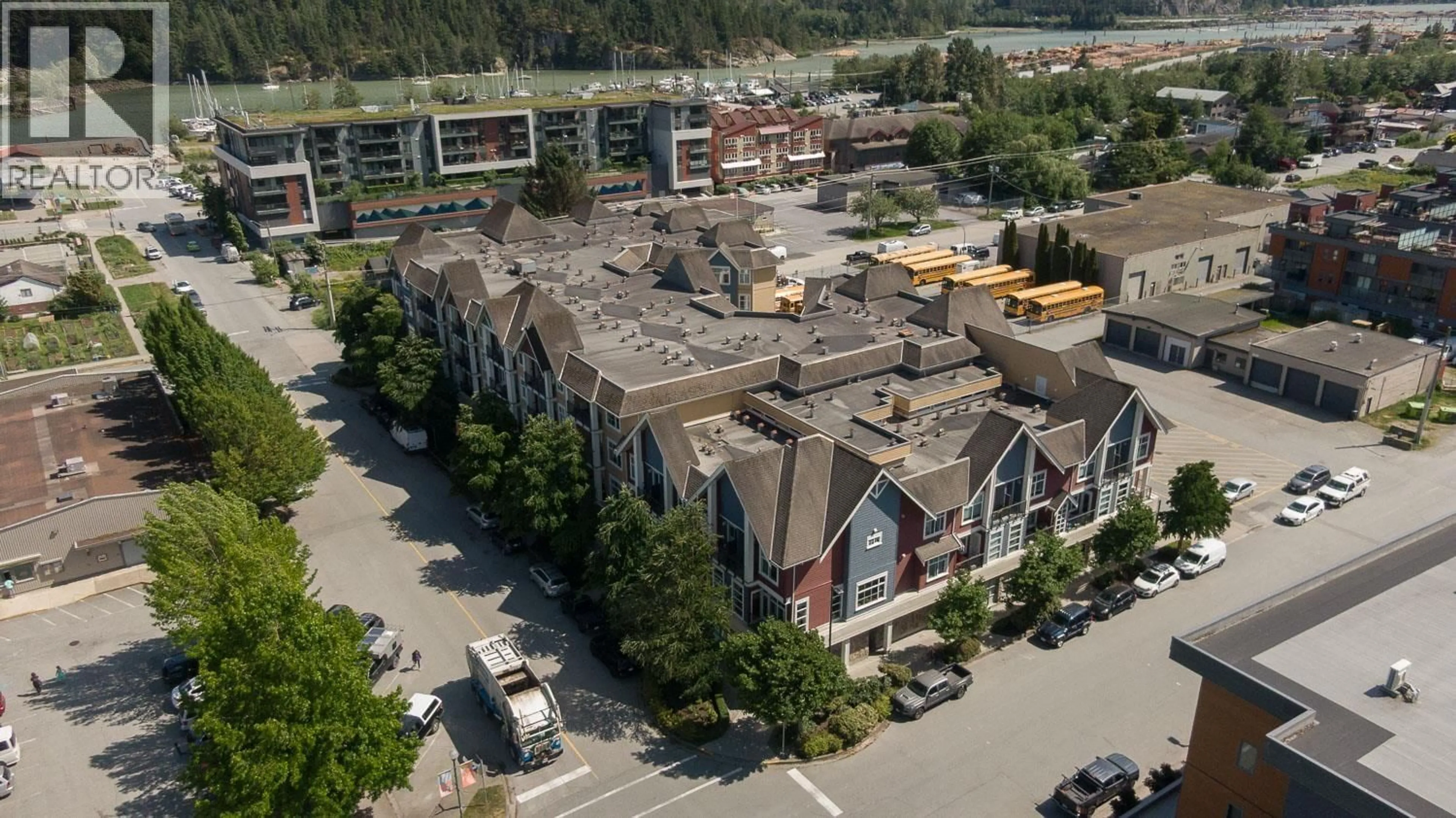 A pic from outside/outdoor area/front of a property/back of a property/a pic from drone, unknown for 1320 MAIN STREET, Squamish British Columbia V8B0R2