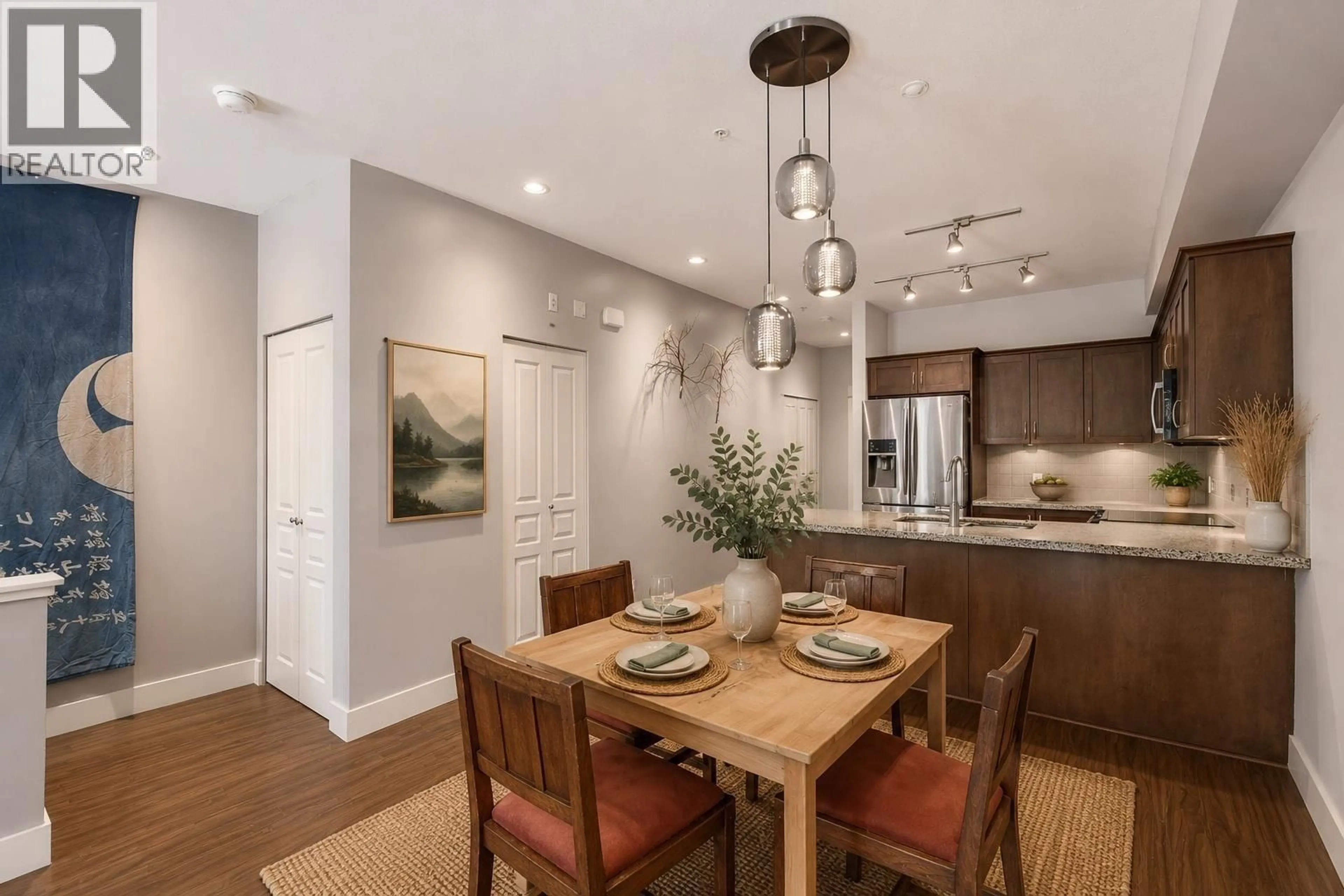 Open concept kitchen, unknown for 1320 MAIN STREET, Squamish British Columbia V8B0R2