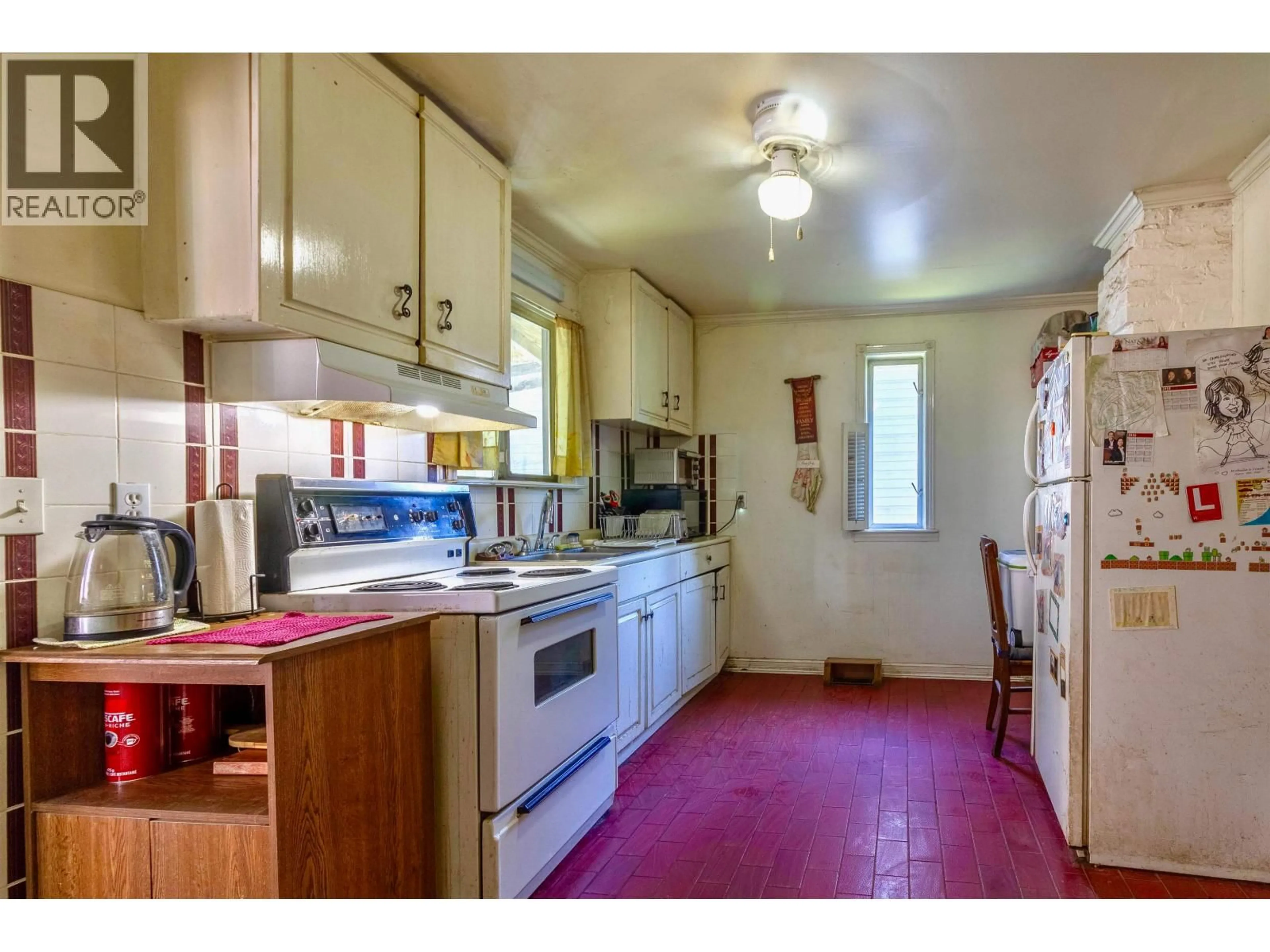 Standard kitchen, unknown for 88 FELL AVENUE, Burnaby British Columbia V5B3Y2