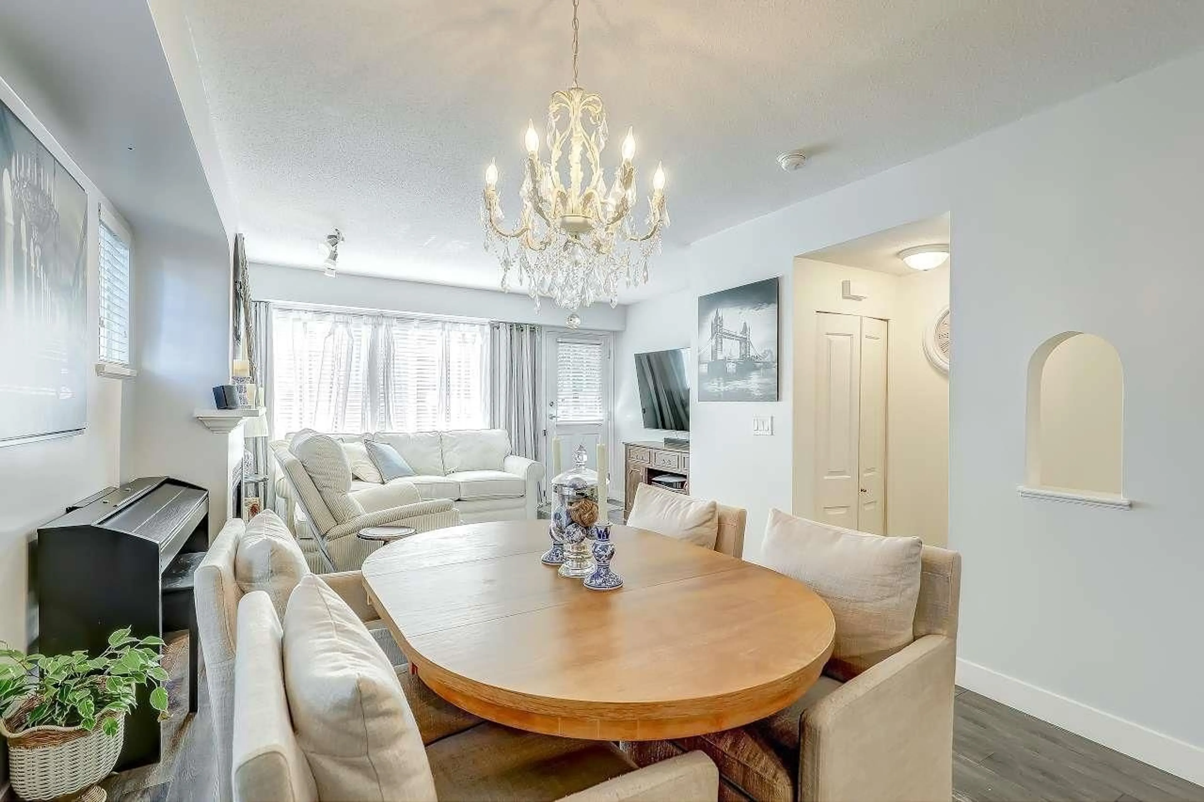 Dining room, wood/laminate floor for 57 - 8775 161 STREET, Surrey British Columbia V4N5G3