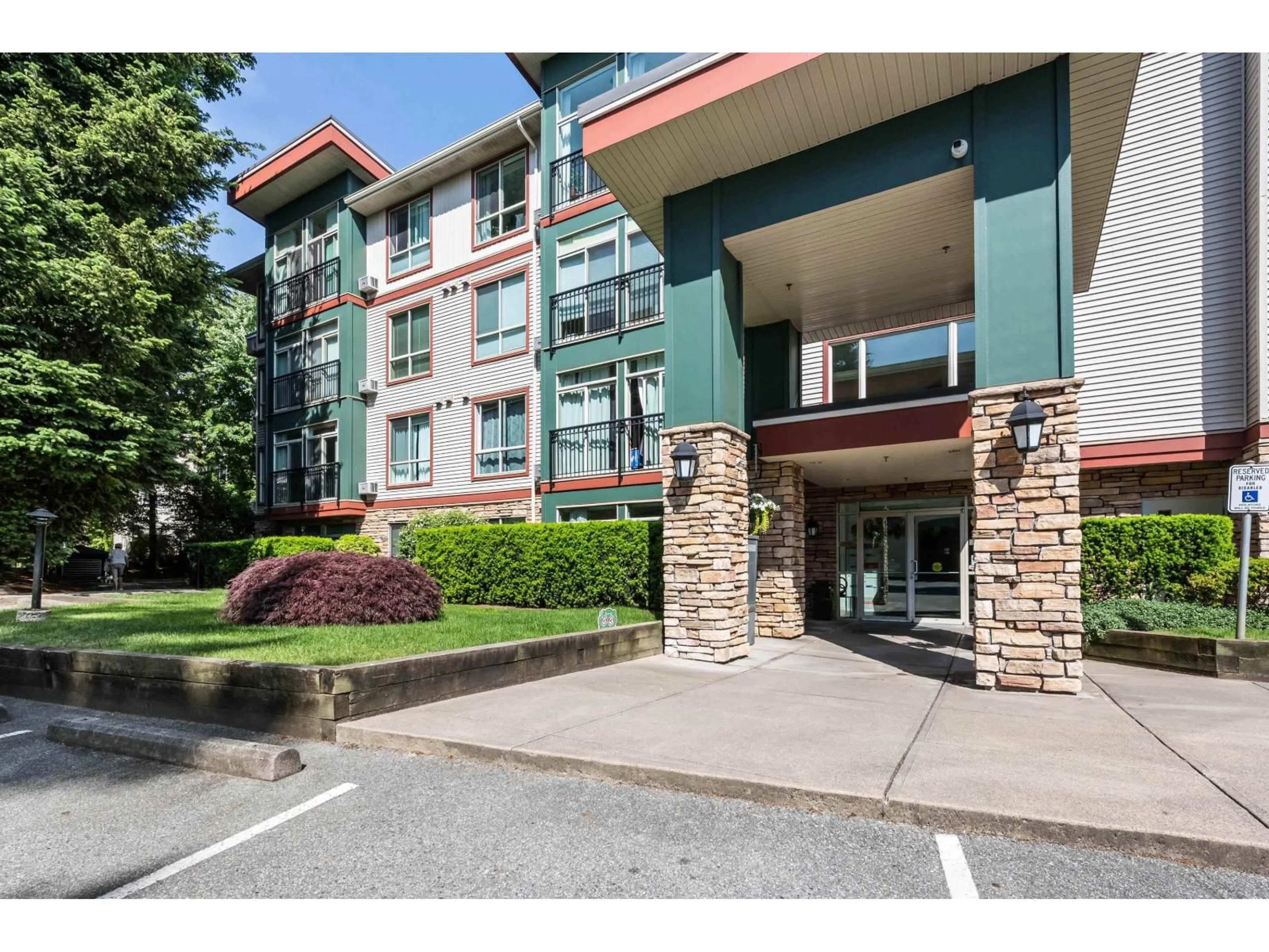 Indoor foyer for 315 - 33485 SOUTH FRASER WAY, Abbotsford British Columbia V2S8P9