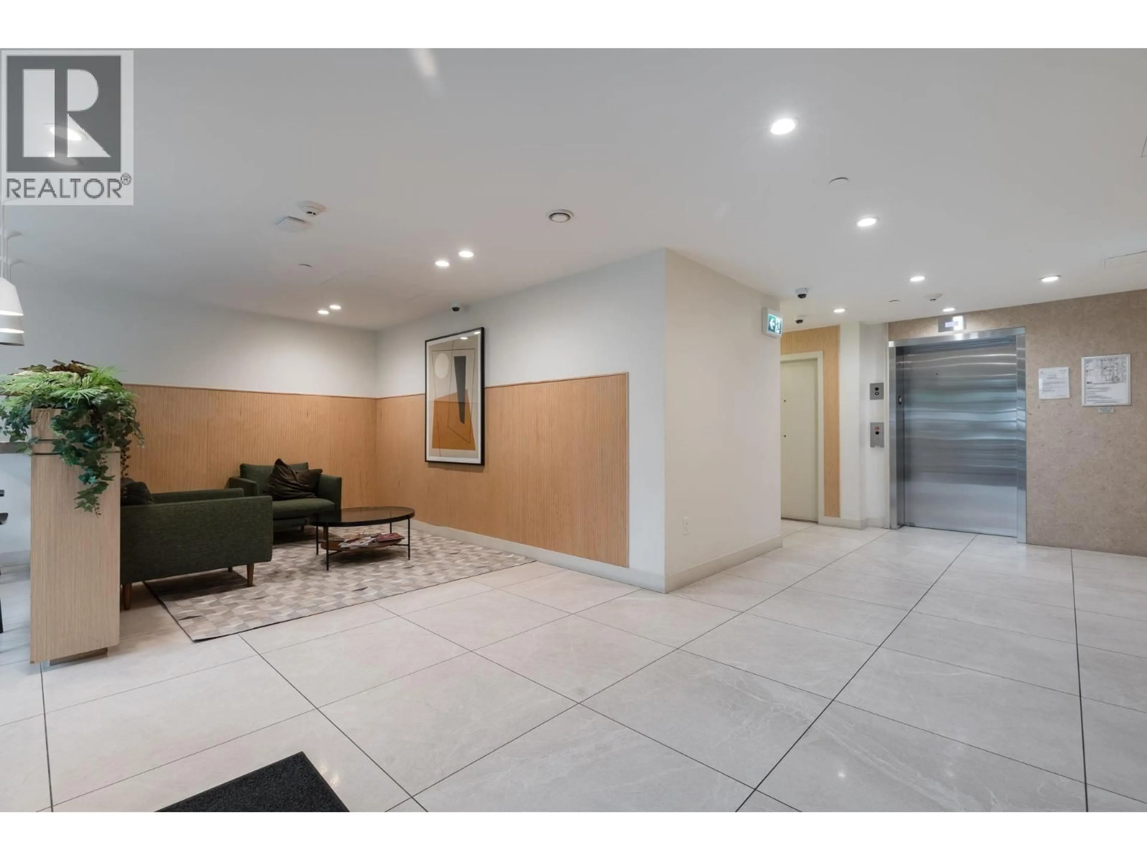 Indoor foyer for 617 - 721 ANSKAR COURT, Coquitlam British Columbia V3J0L4