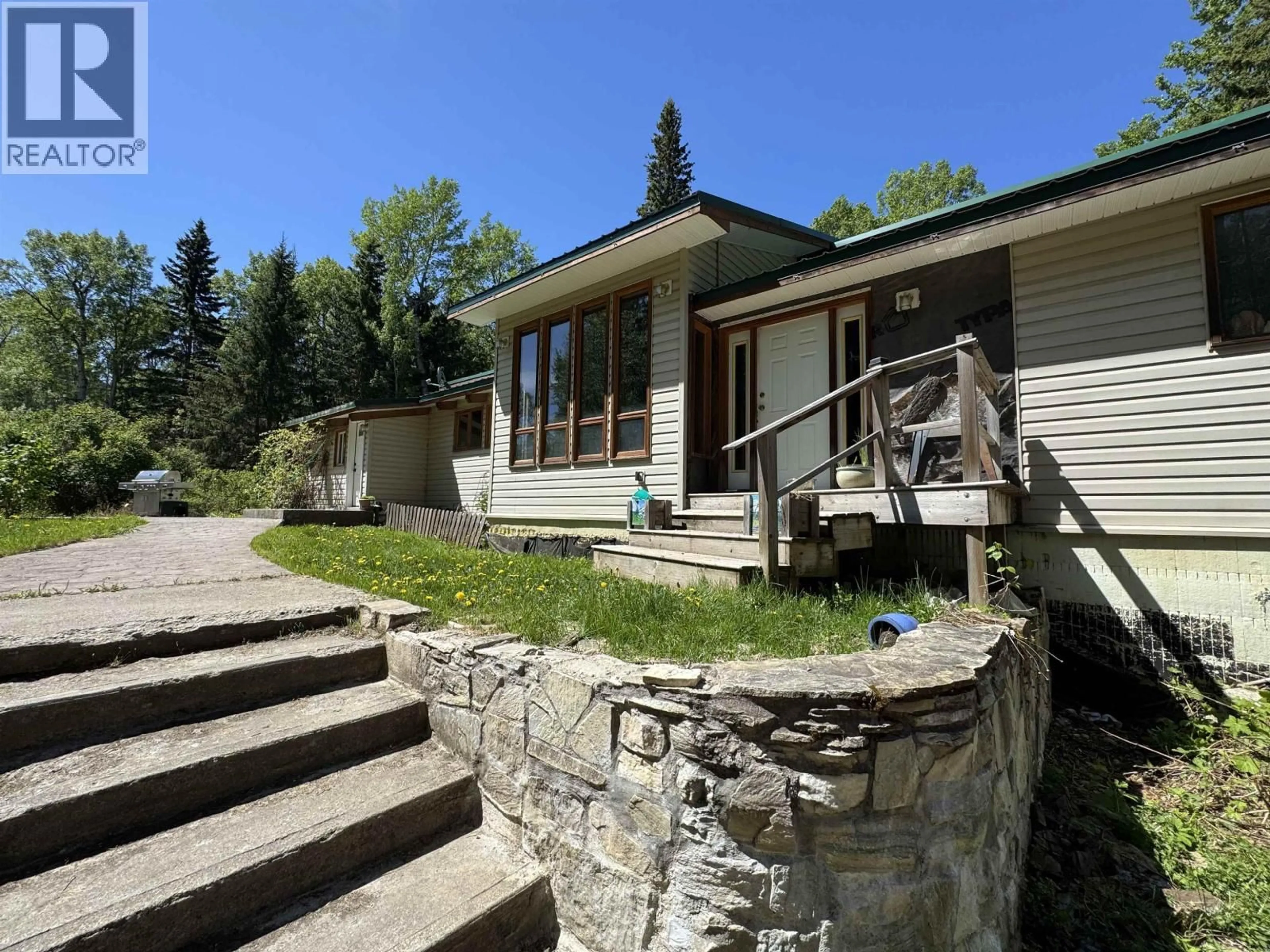 Patio, unknown for 3177 WESTLUND ROAD, McBride British Columbia V0J2E0