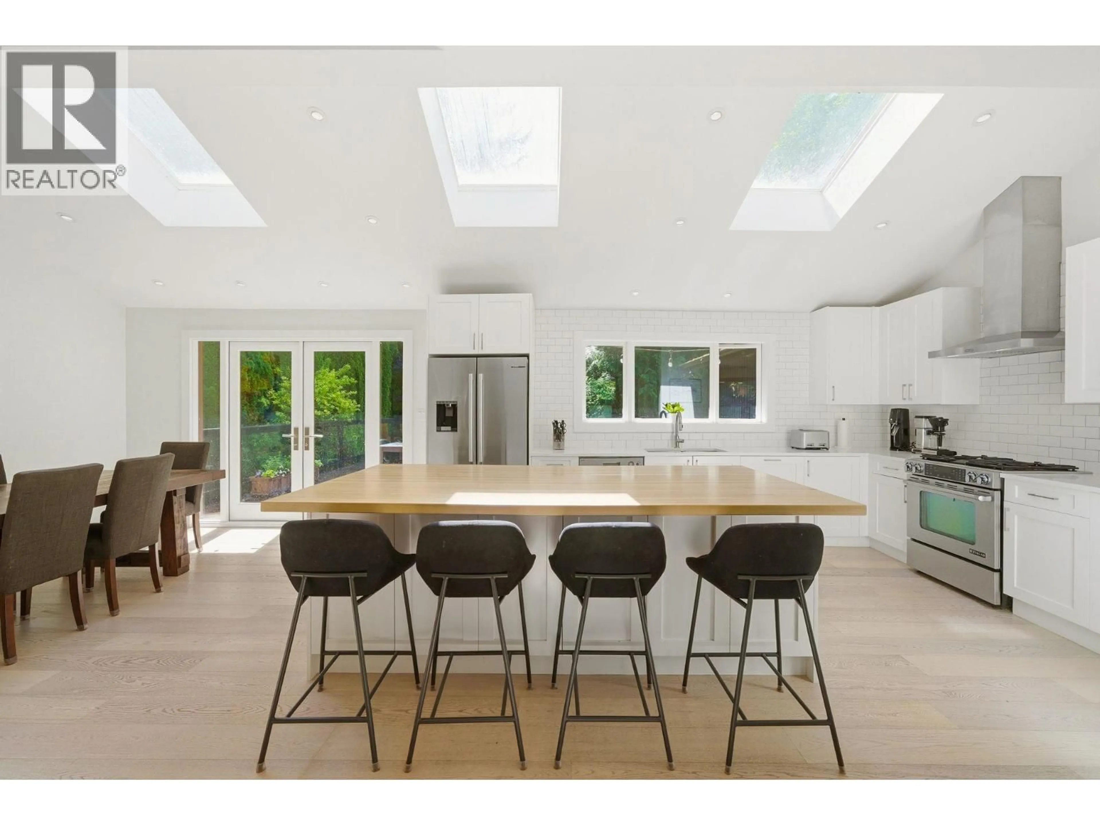Open concept kitchen, unknown for 5222 SARITA AVENUE, North Vancouver British Columbia V7R3M9