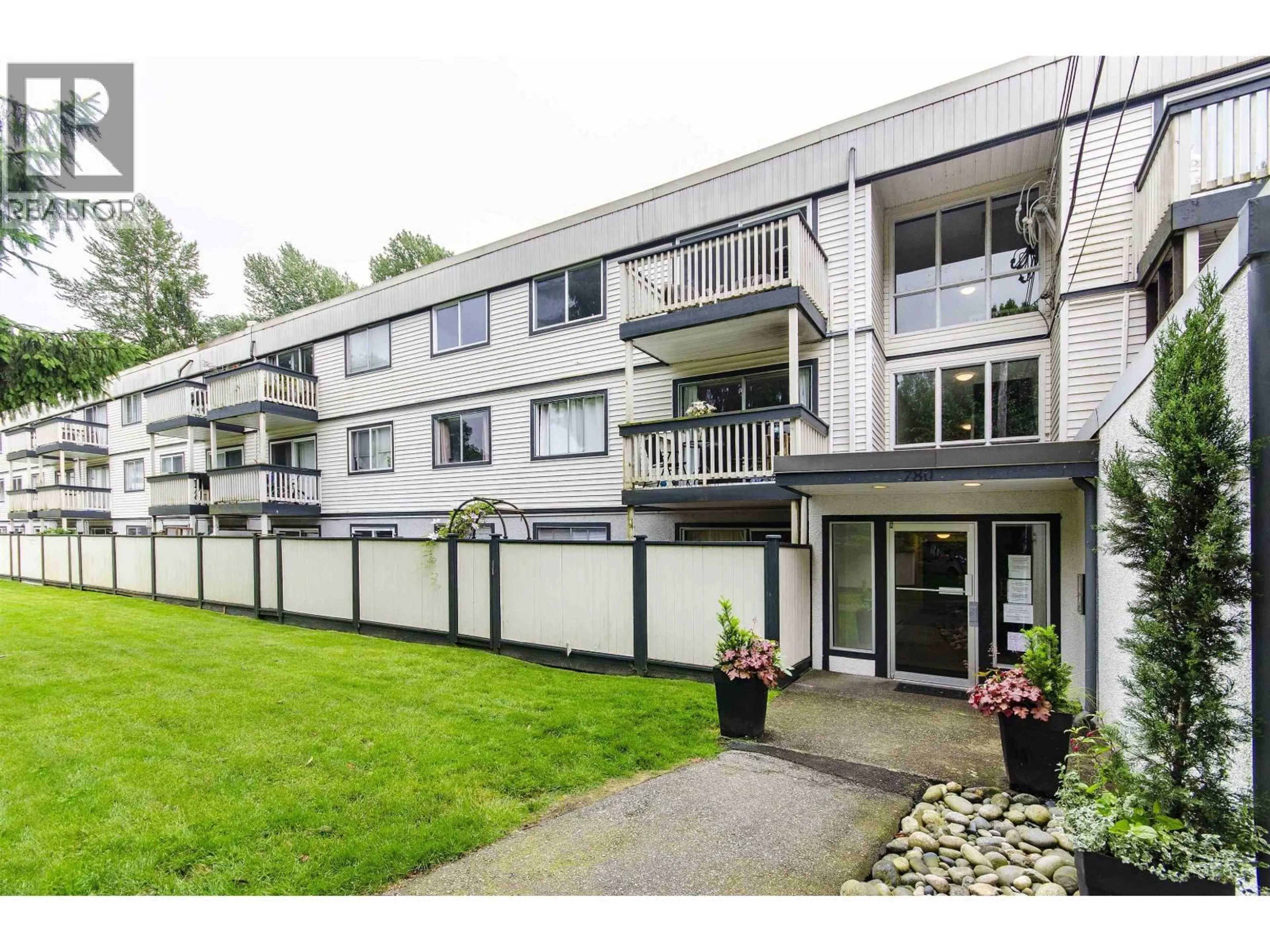 Patio, mountain view for 215 - 780 PREMIER STREET, North Vancouver British Columbia V7J2G8