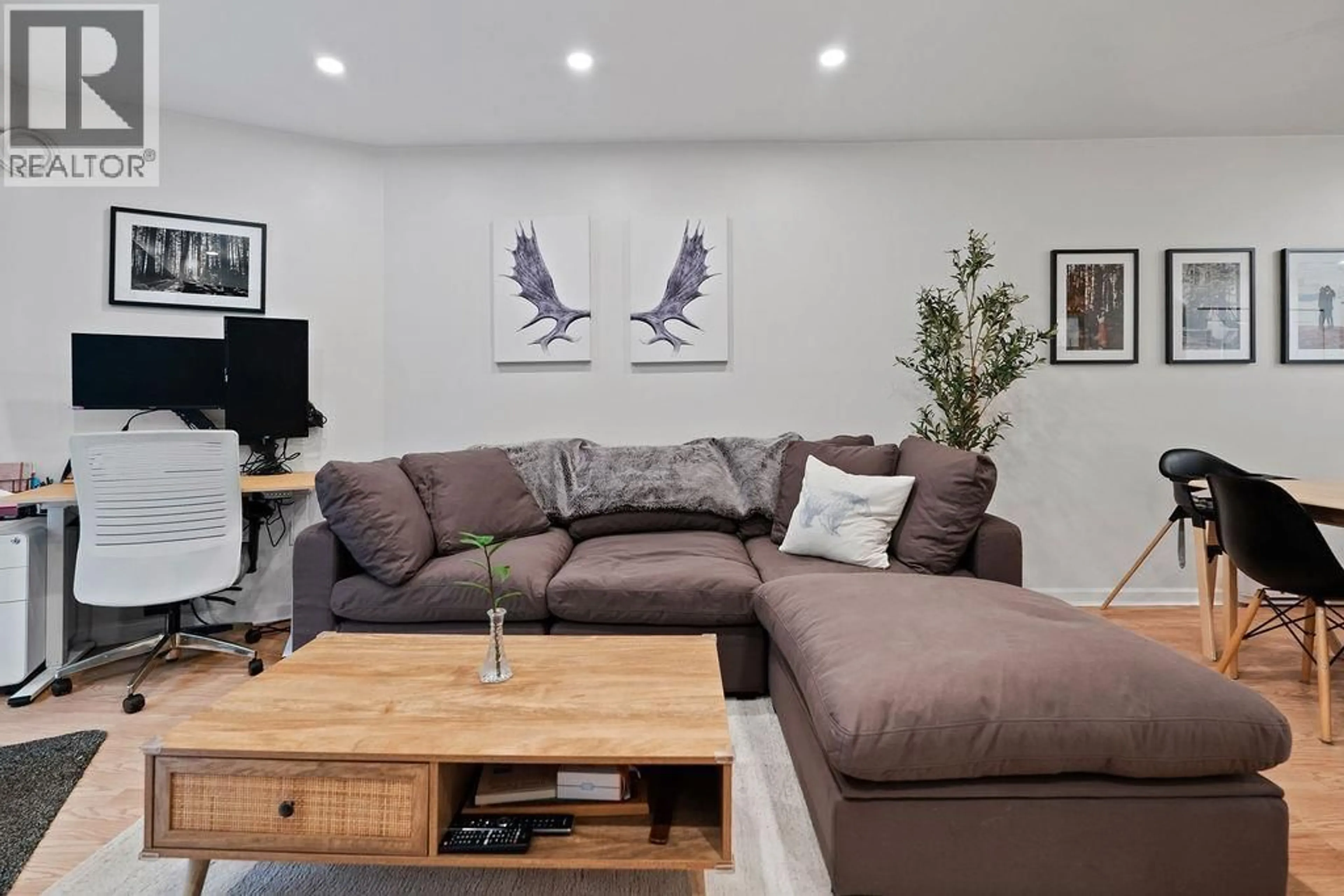 Living room with furniture, unknown for C2 - 332 LONSDALE AVENUE, North Vancouver British Columbia V7M3M5