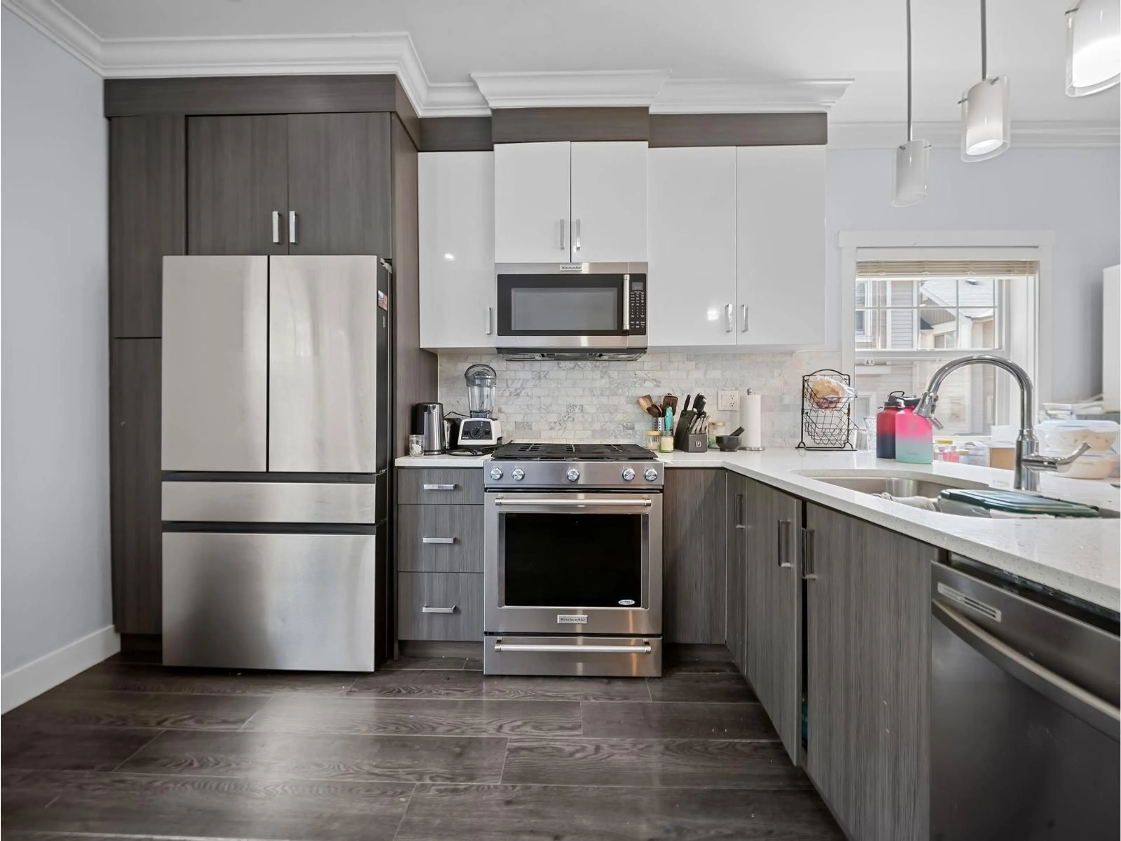 Contemporary kitchen, unknown for 13 - 19097 64 AVENUE, Surrey British Columbia V3S6X5