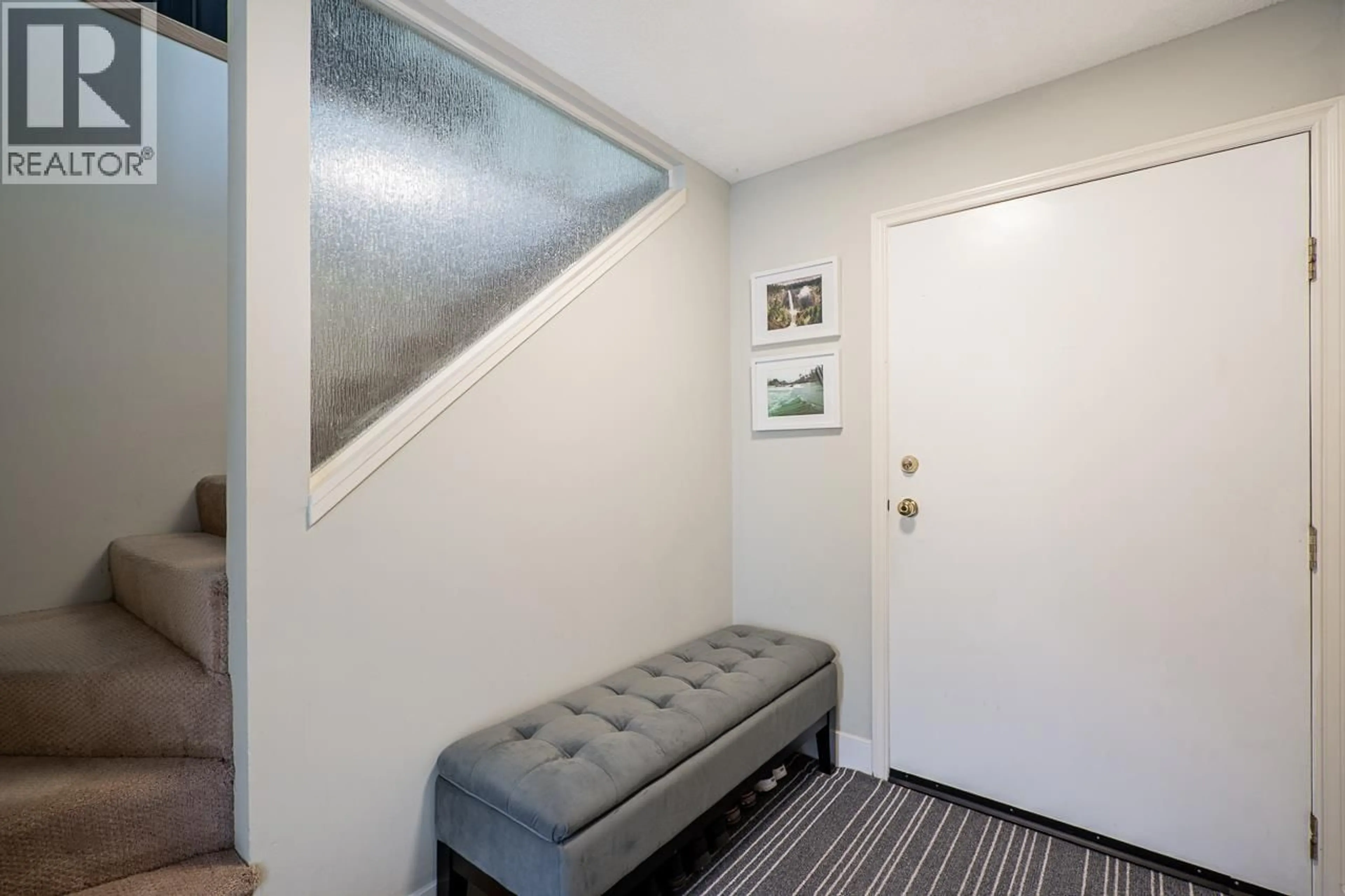 Indoor entryway for 2602 HAWSER AVENUE, Coquitlam British Columbia V3C4E1