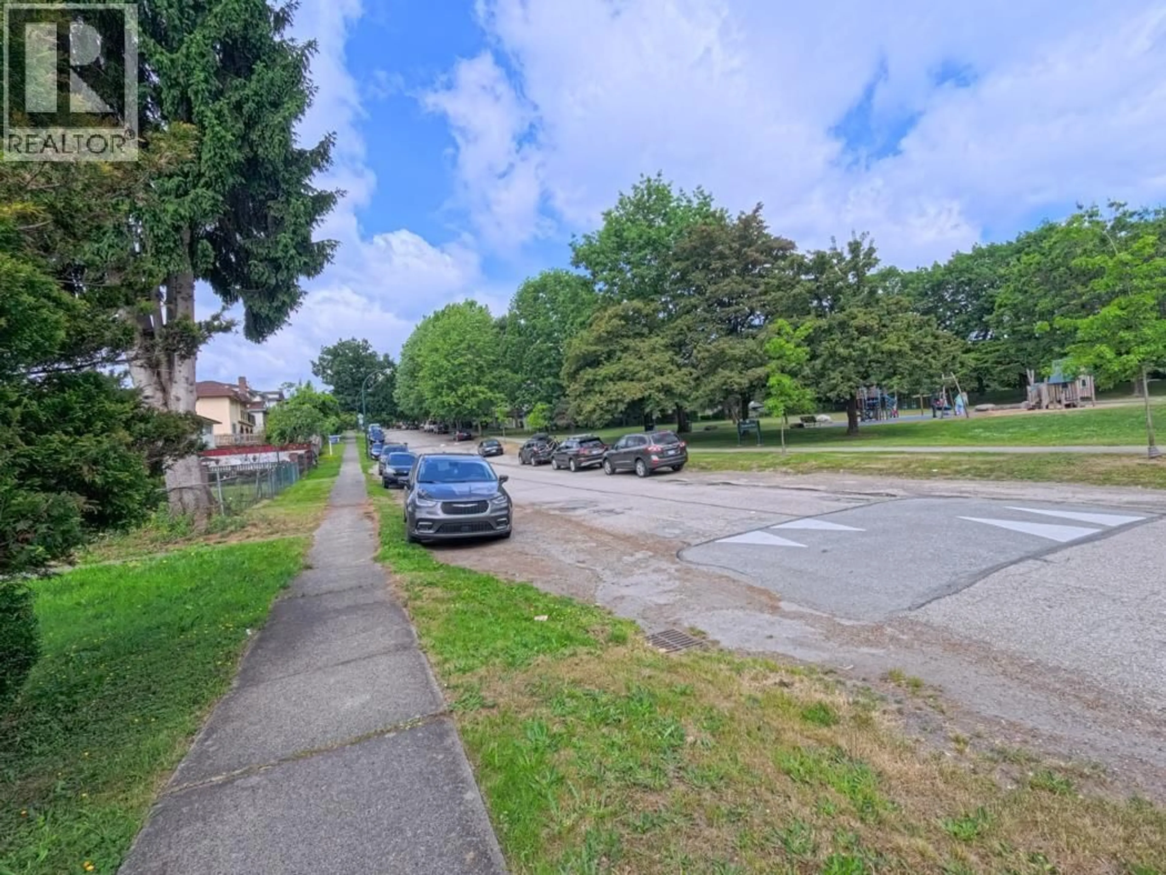 A pic from outside/outdoor area/front of a property/back of a property/a pic from drone, street for 3478 2ND AVENUE, Vancouver British Columbia V5M1G6