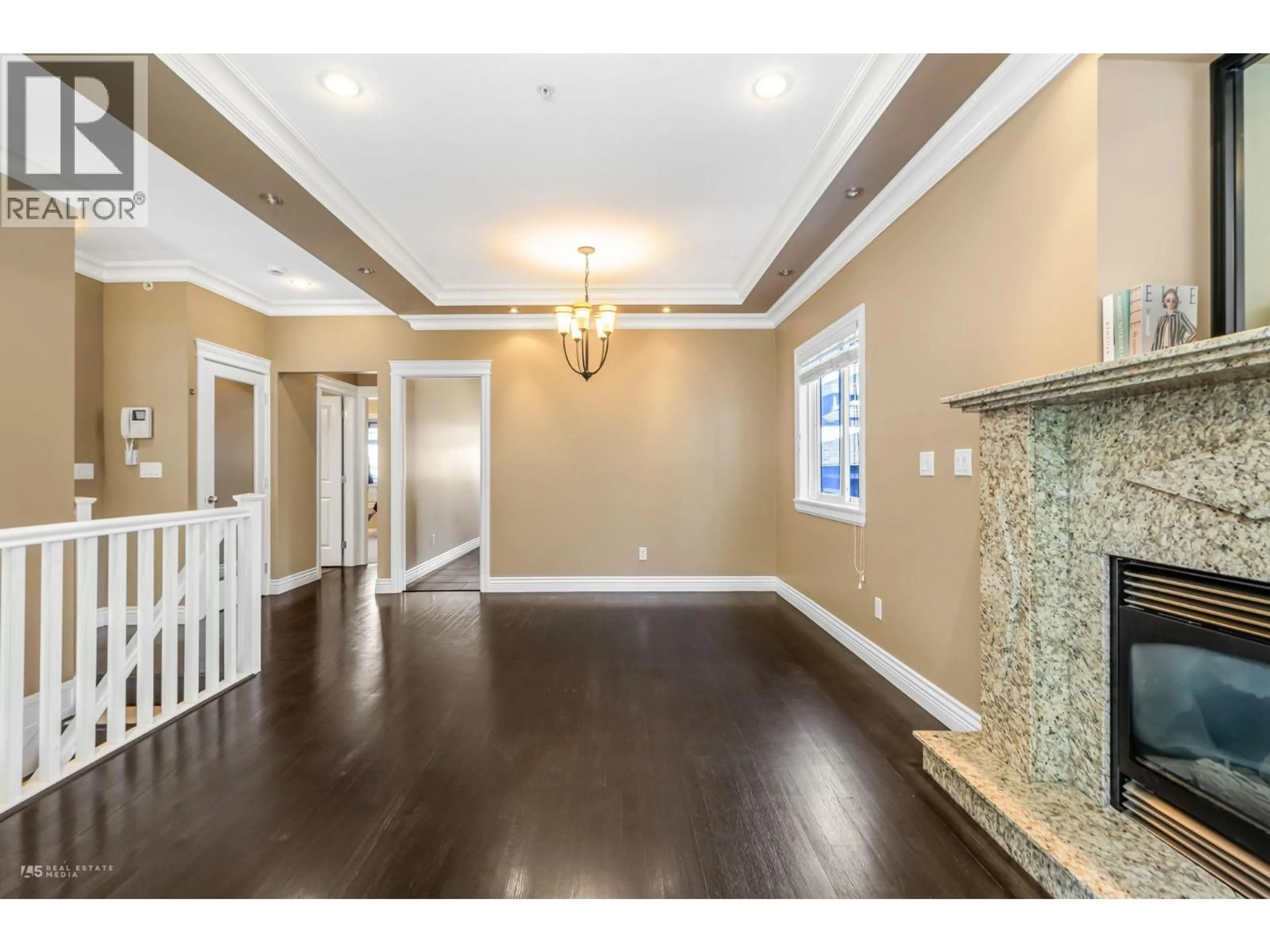 Unknown for 295 63RD AVENUE, Vancouver British Columbia V5X2H9