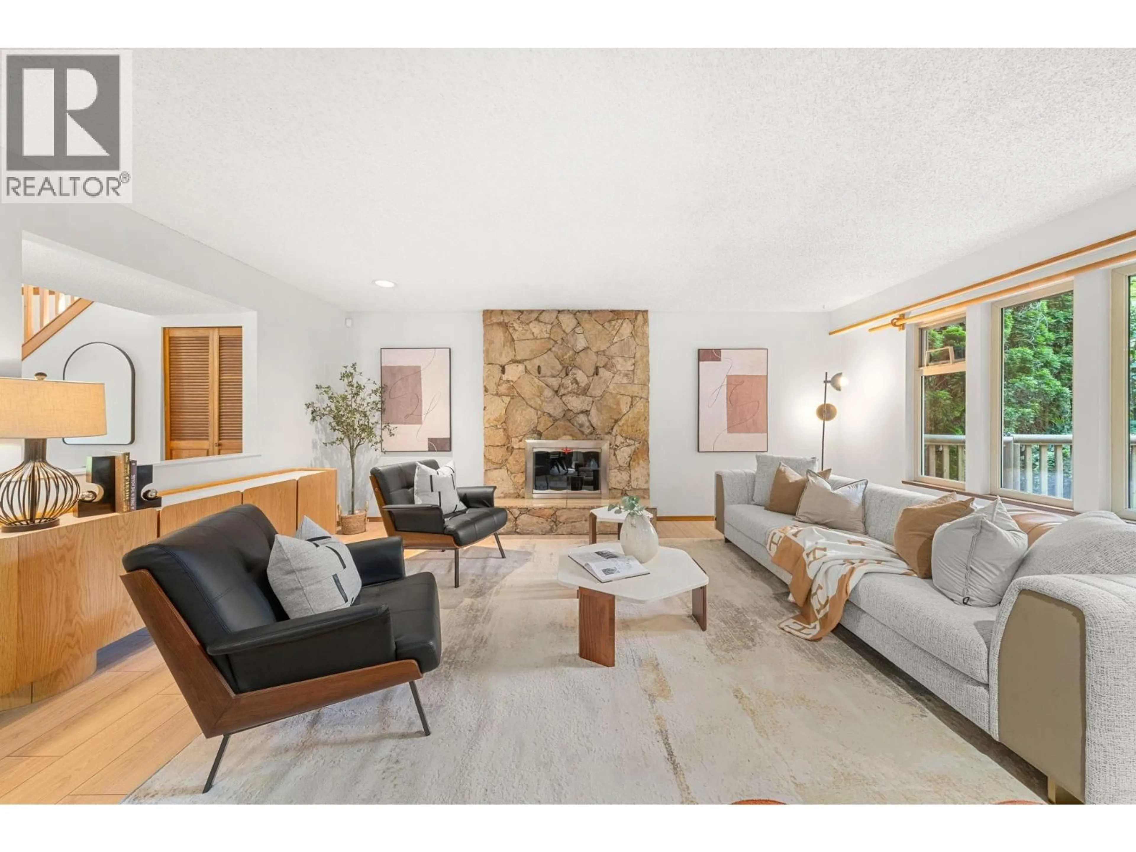 Living room with furniture, unknown for 2297 BOWSER AVENUE, North Vancouver British Columbia V7P2Z1