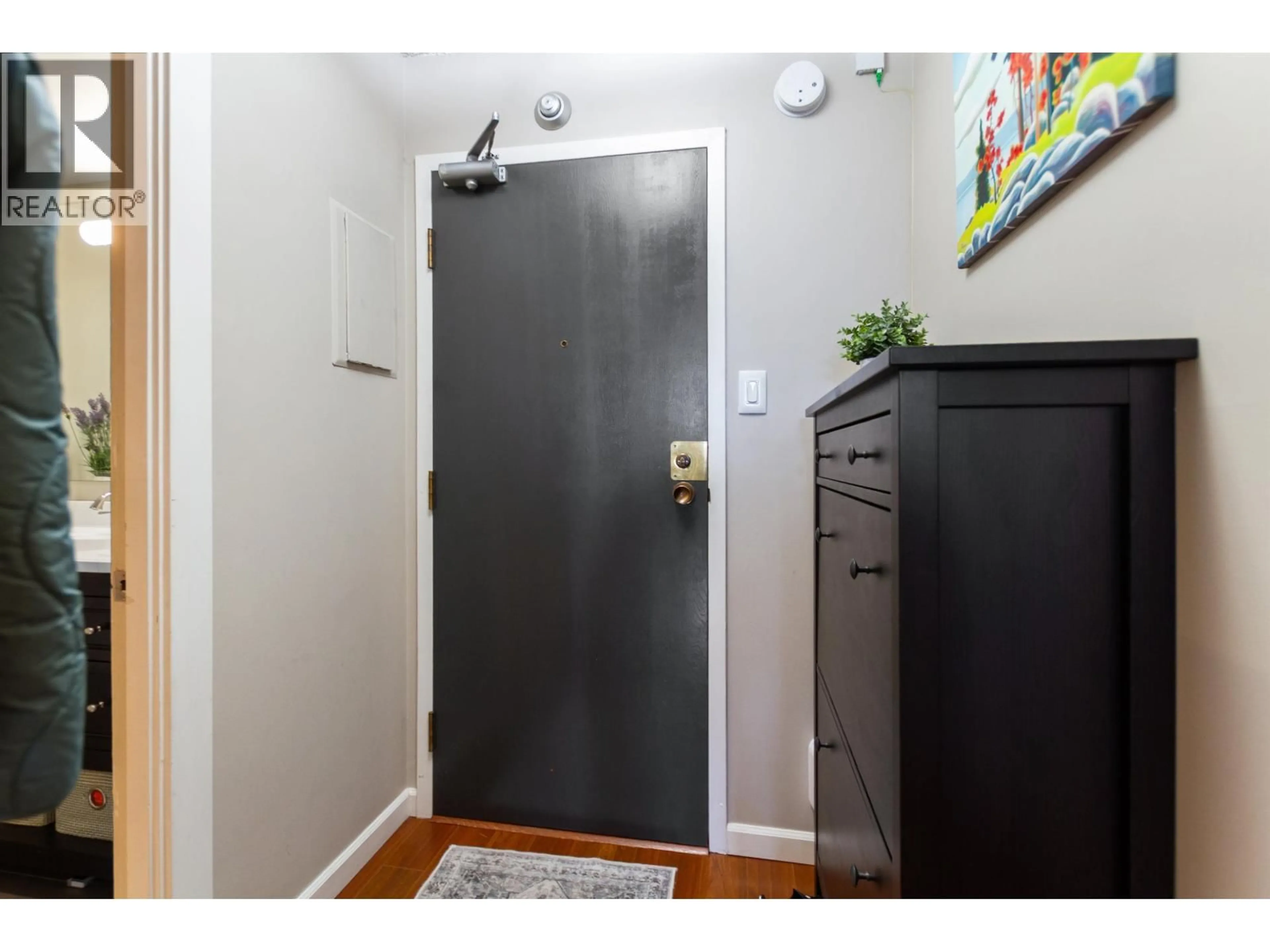 Indoor entryway for 1203 - 5645 BARKER AVENUE, Burnaby British Columbia V5H3Z5