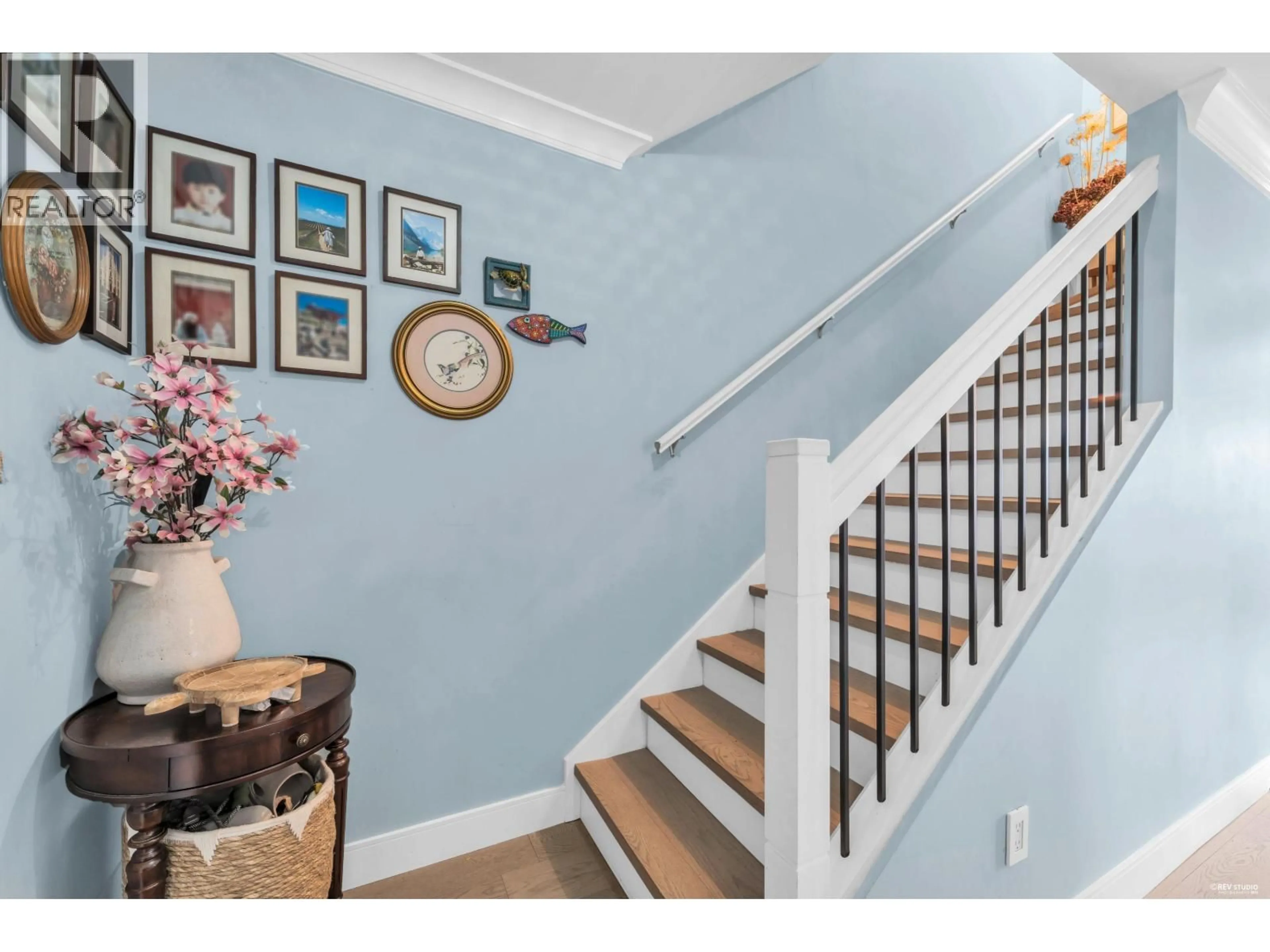 Stairs for 23 - 11551 KINGFISHER DRIVE, Richmond British Columbia V7E3N5