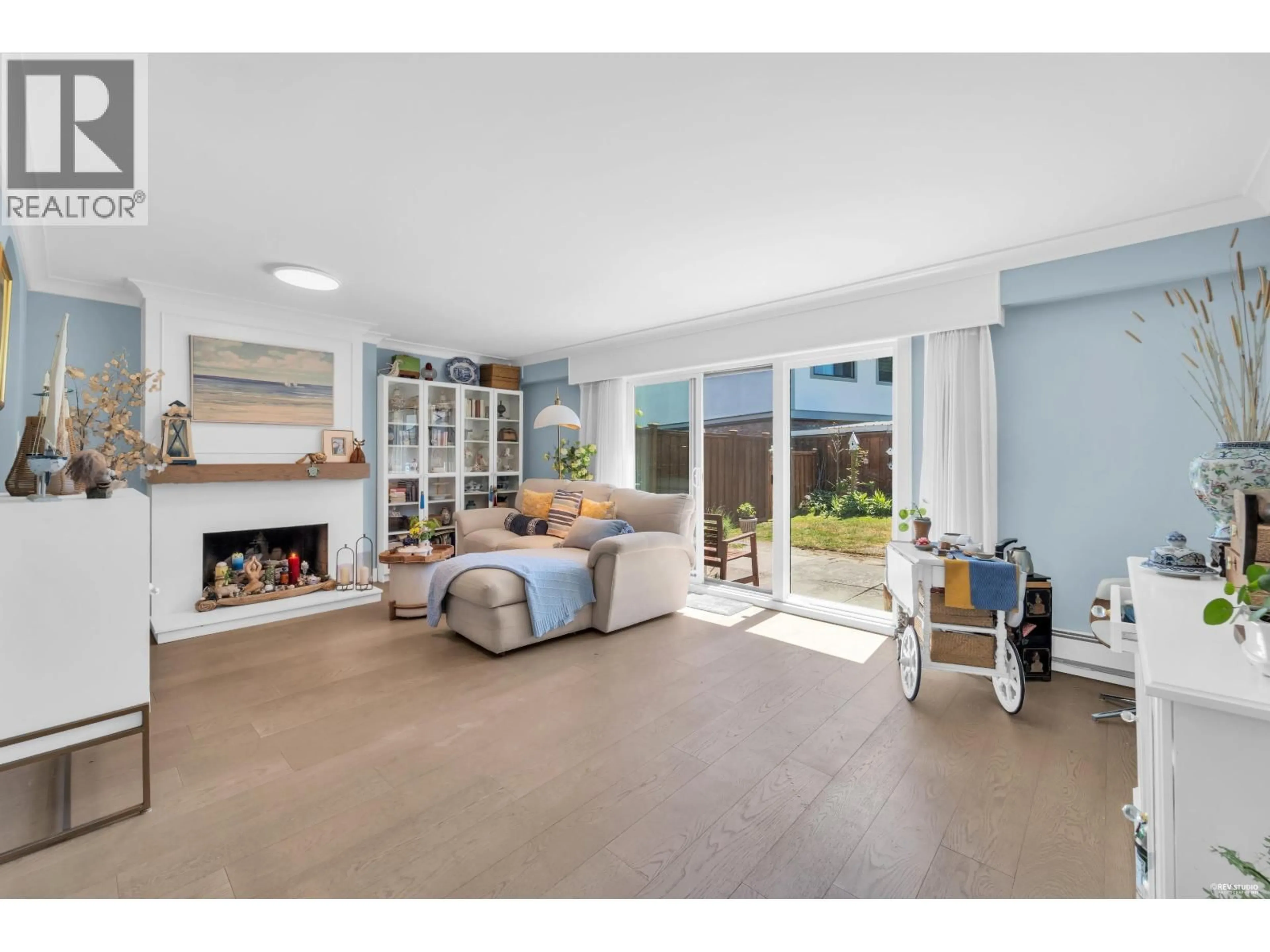 Living room with furniture, unknown for 23 - 11551 KINGFISHER DRIVE, Richmond British Columbia V7E3N5